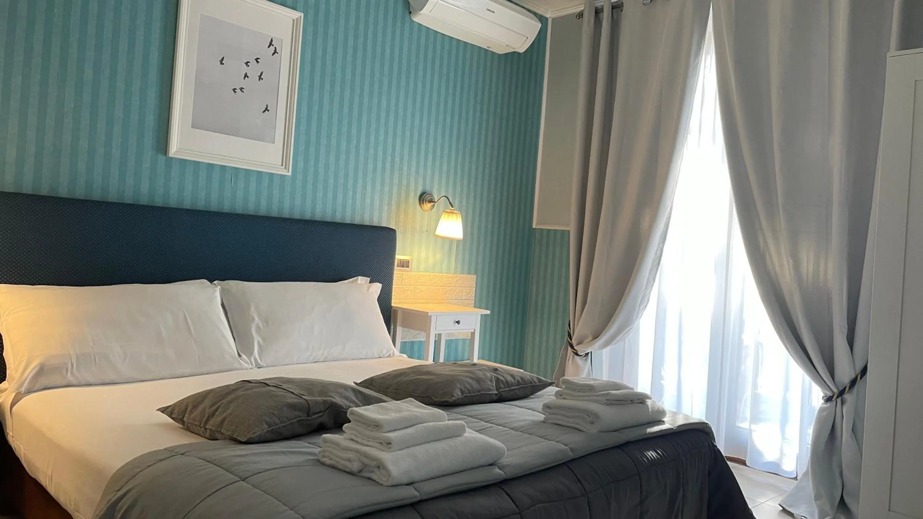 Bed in La Contessa B&B