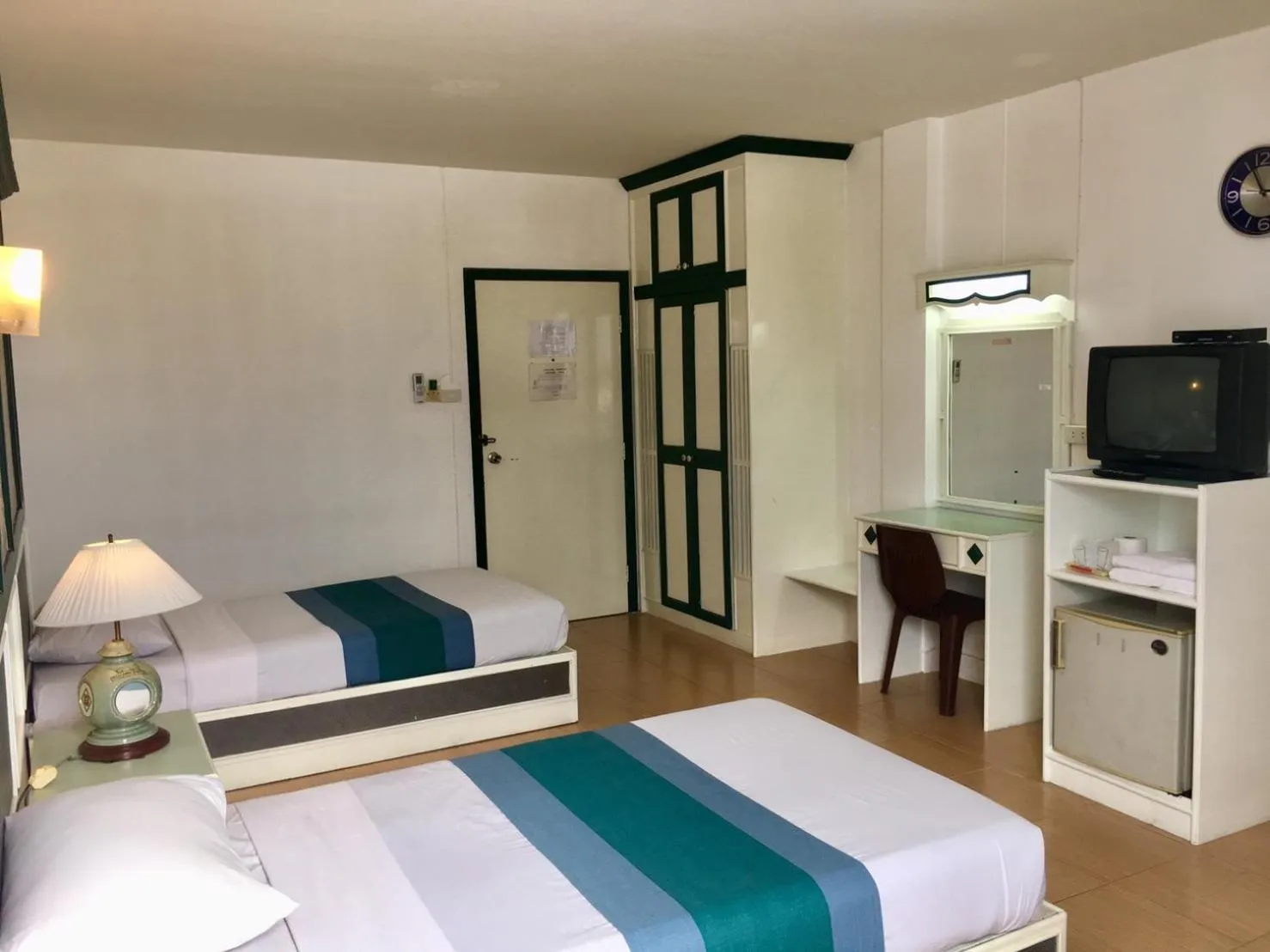 Bed in Highway Hotel