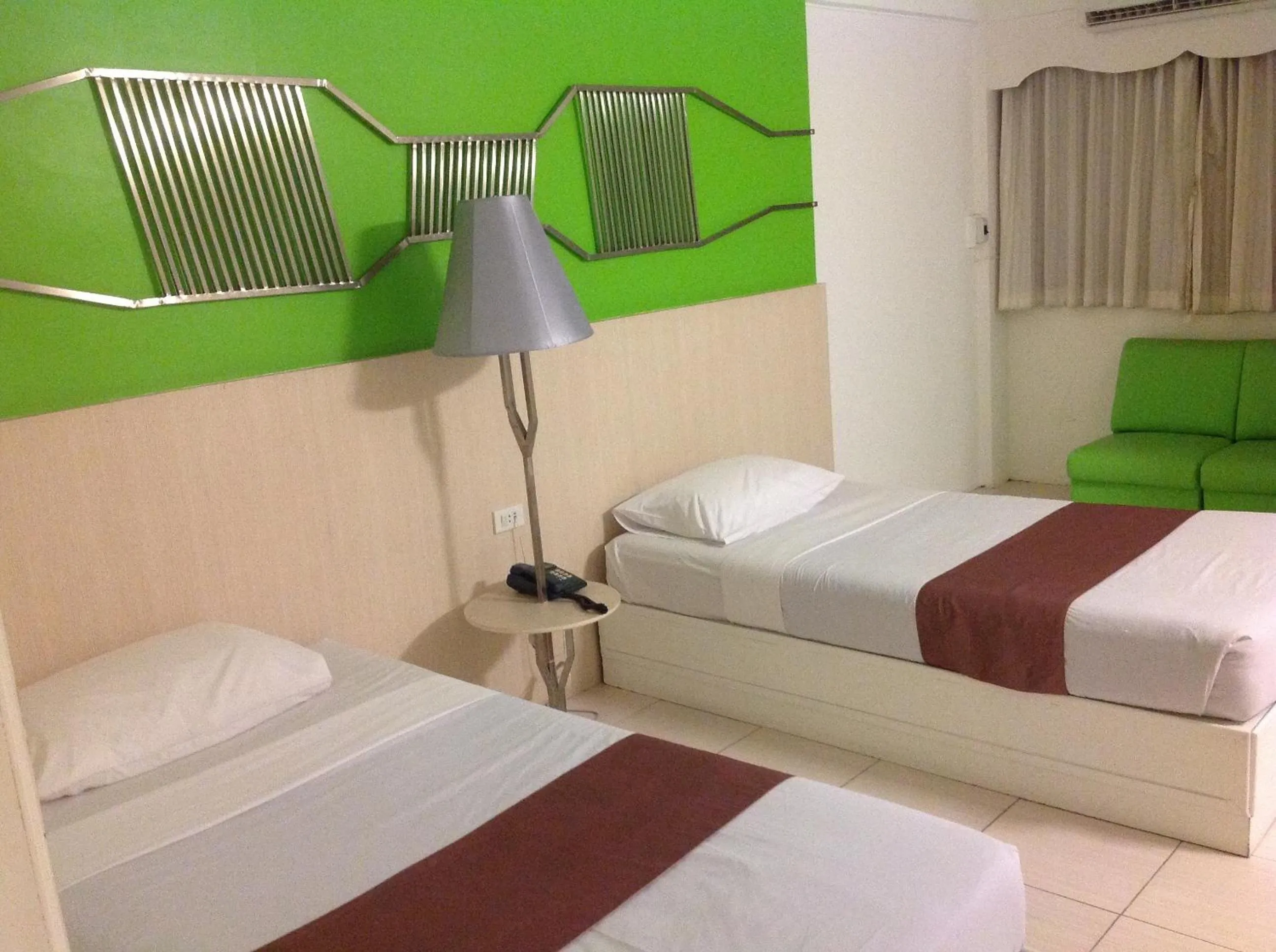 Photo of the whole room, Bed in Highway Hotel