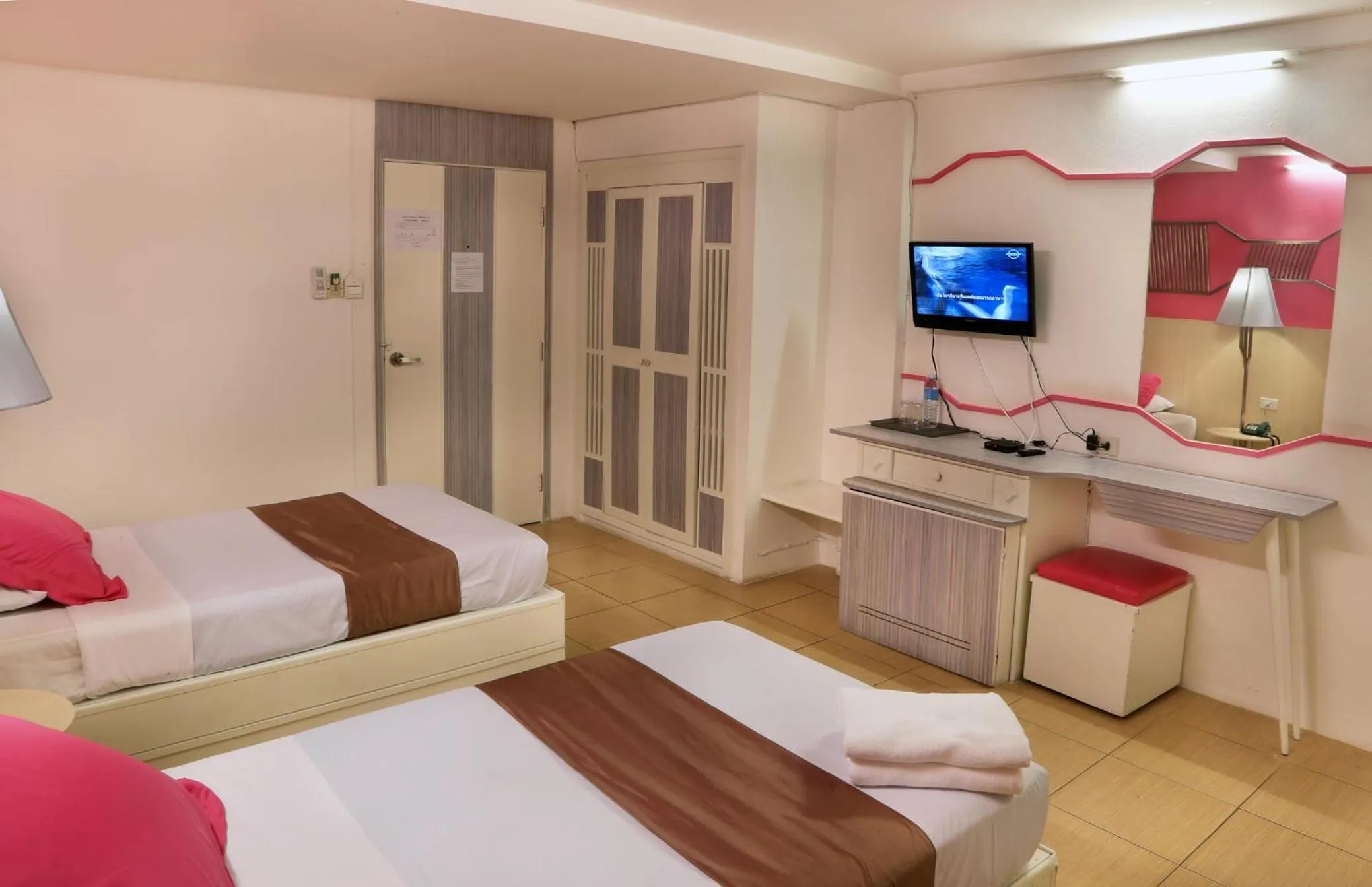 Bed in Highway Hotel