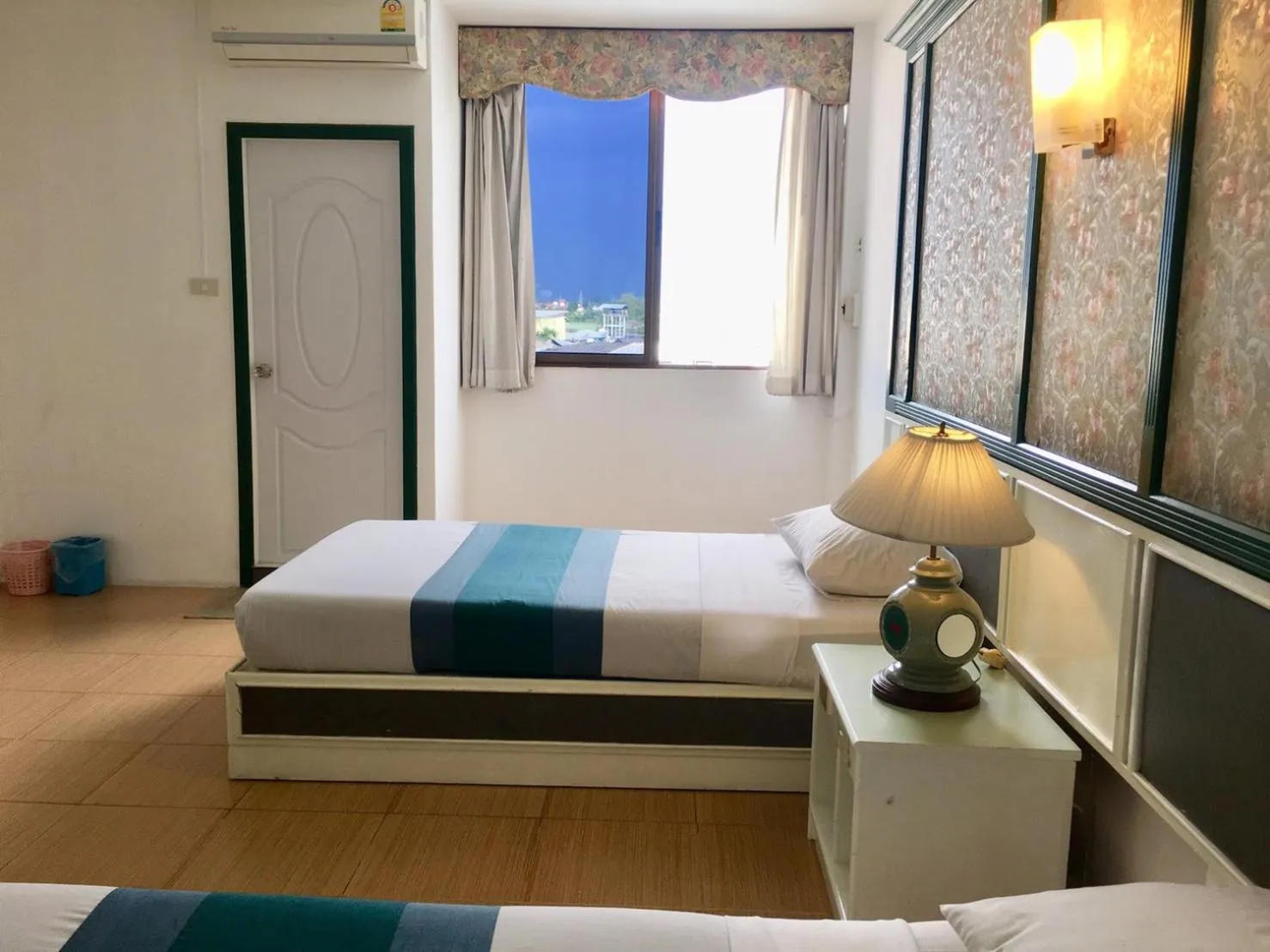 Bed in Highway Hotel