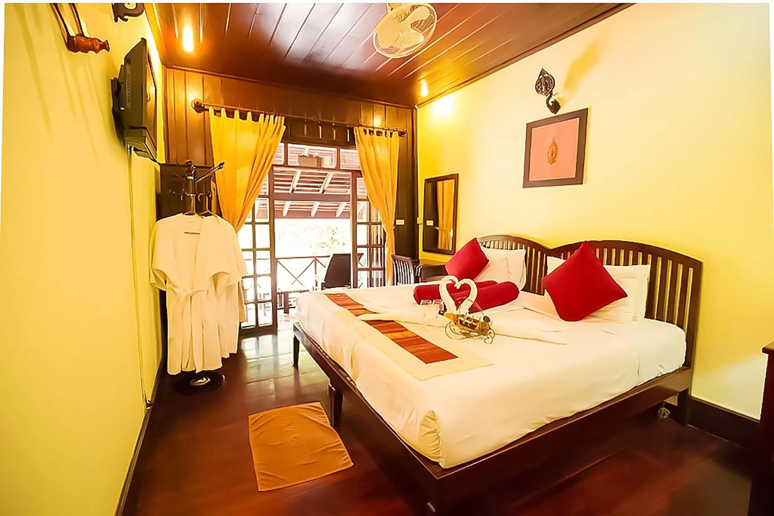 Bedroom, Bed in Ban Lakkham River View