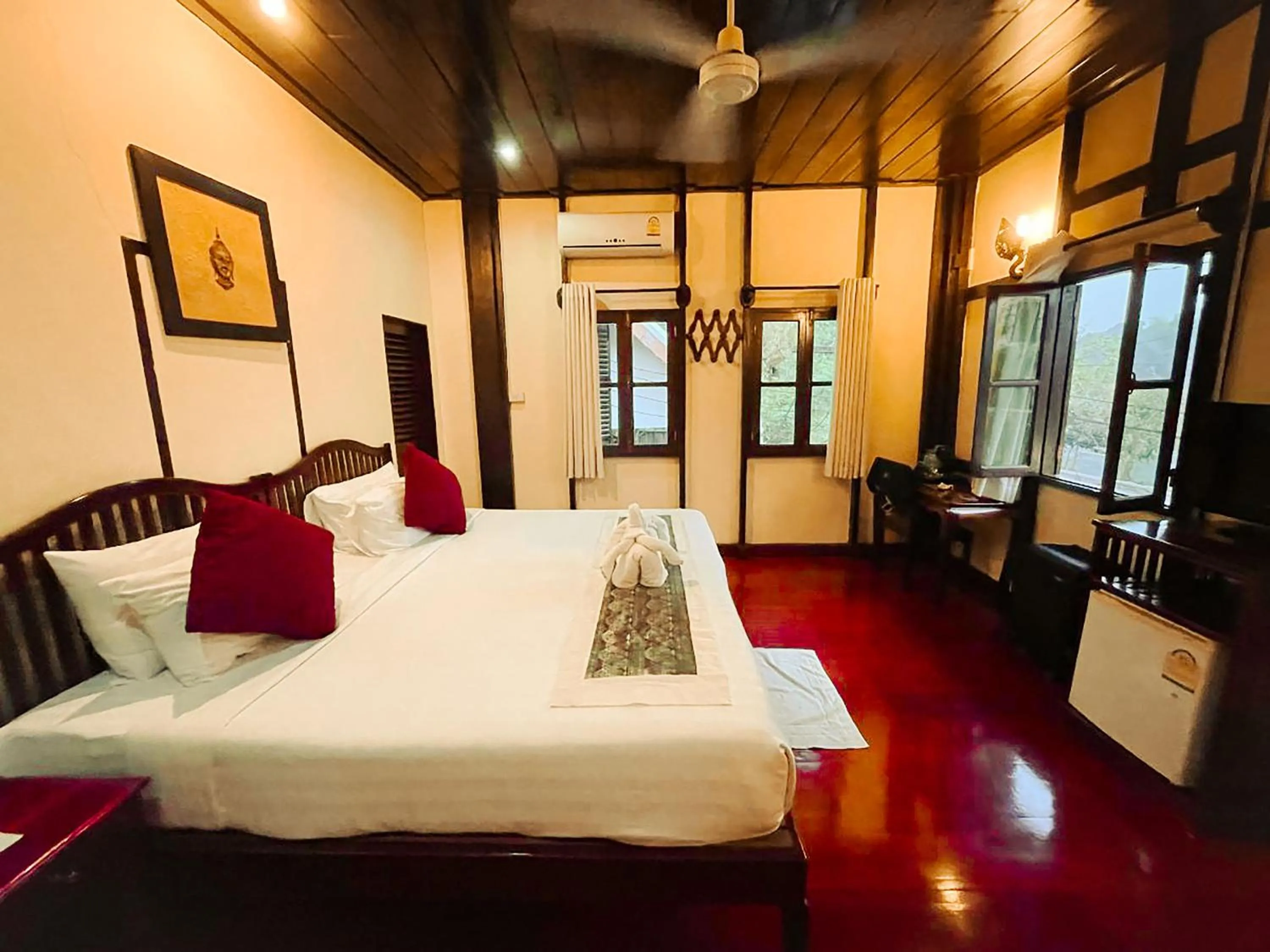 Bedroom, Bed in Ban Lakkham River View