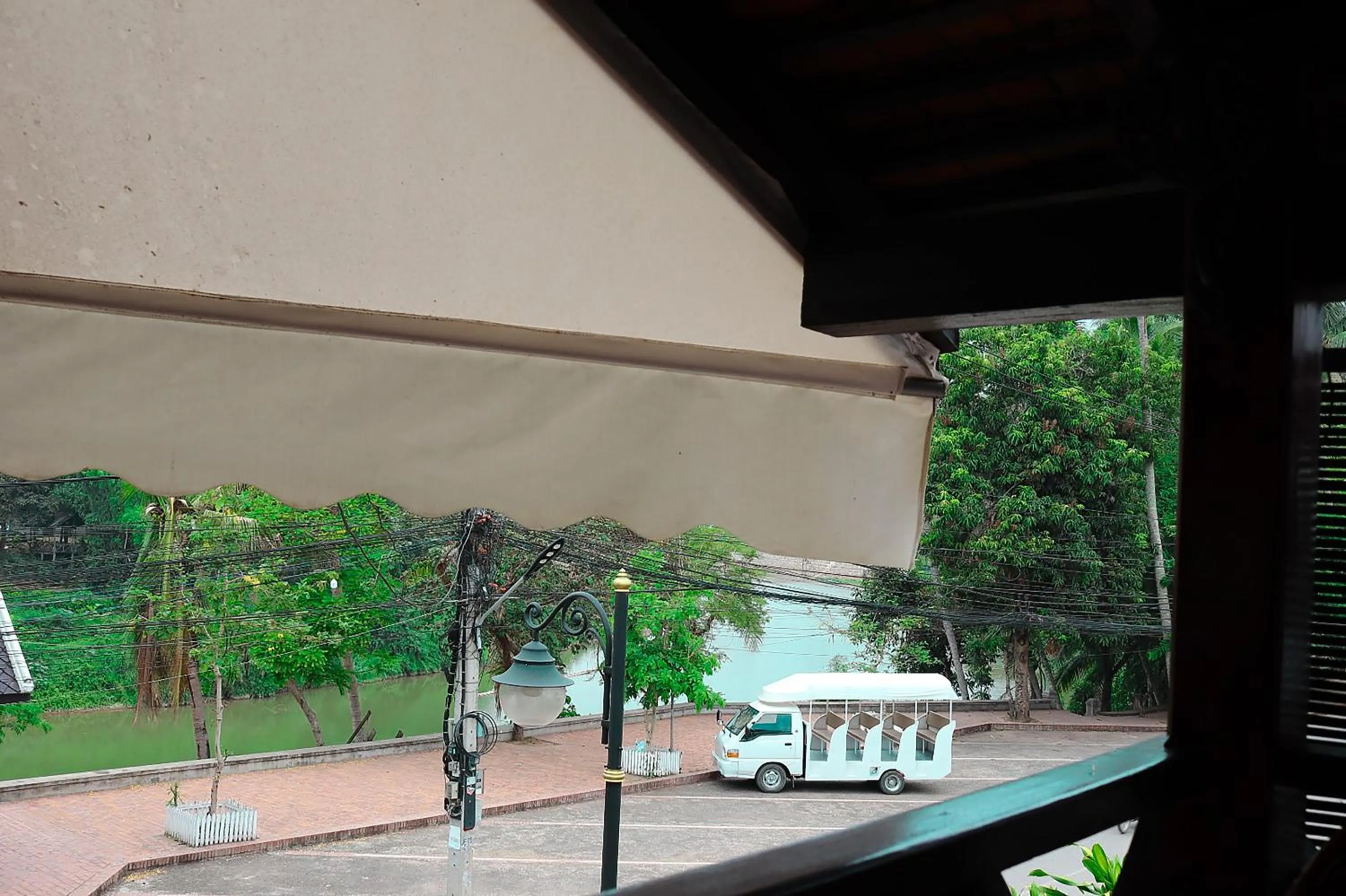 Parking in Ban Lakkham River View