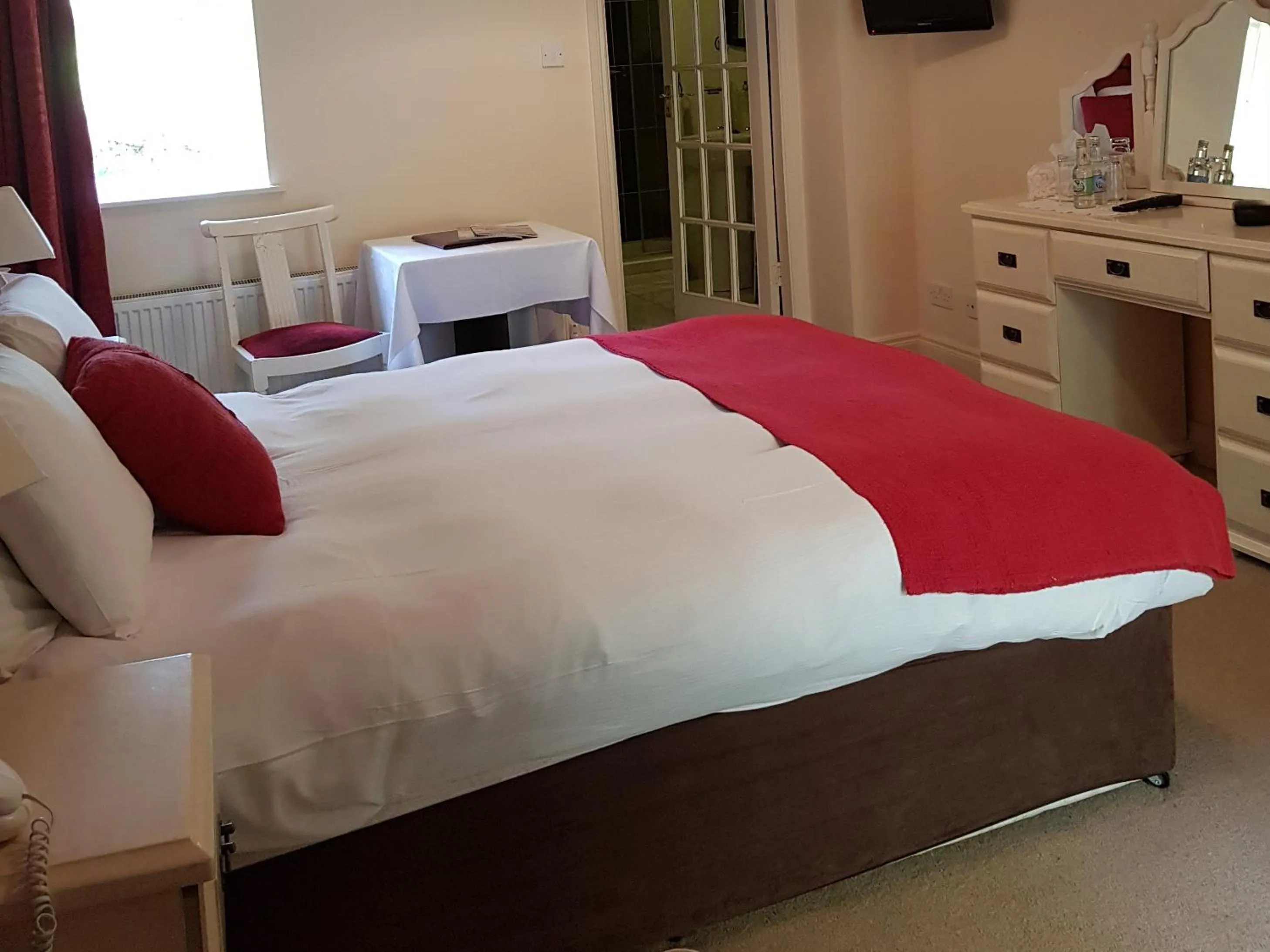 Bedroom, Bed in Carrygerry Country House