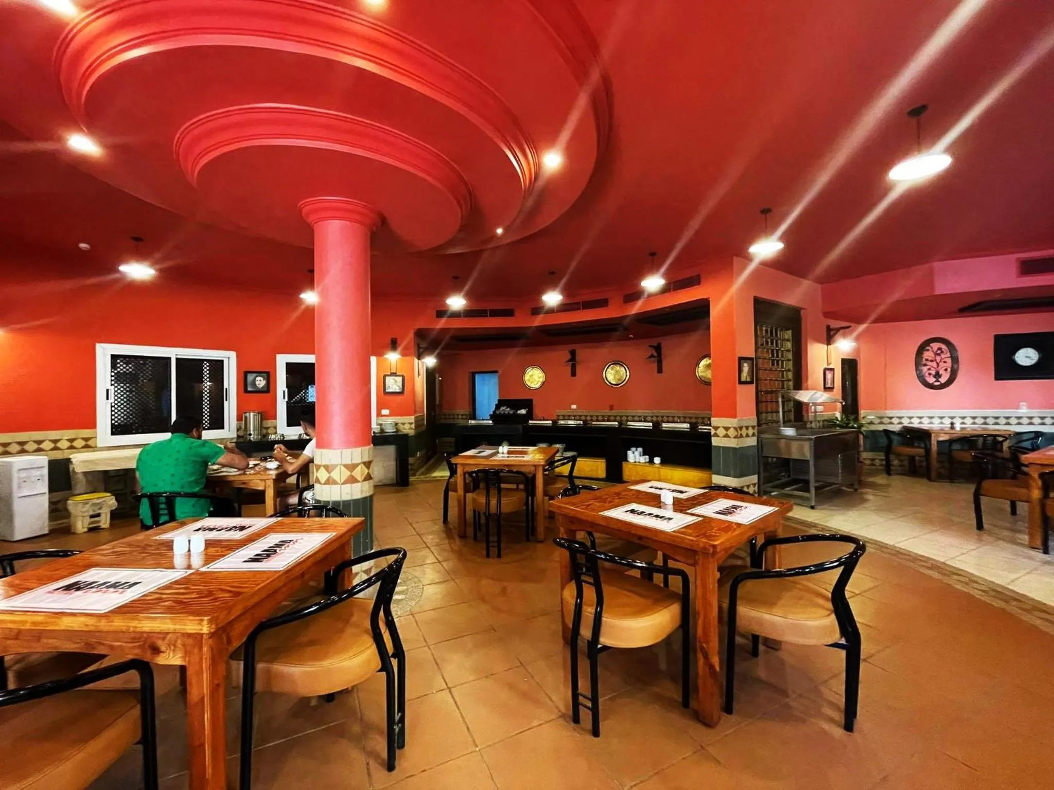 Restaurant/places to eat in Naama Inn Hotel