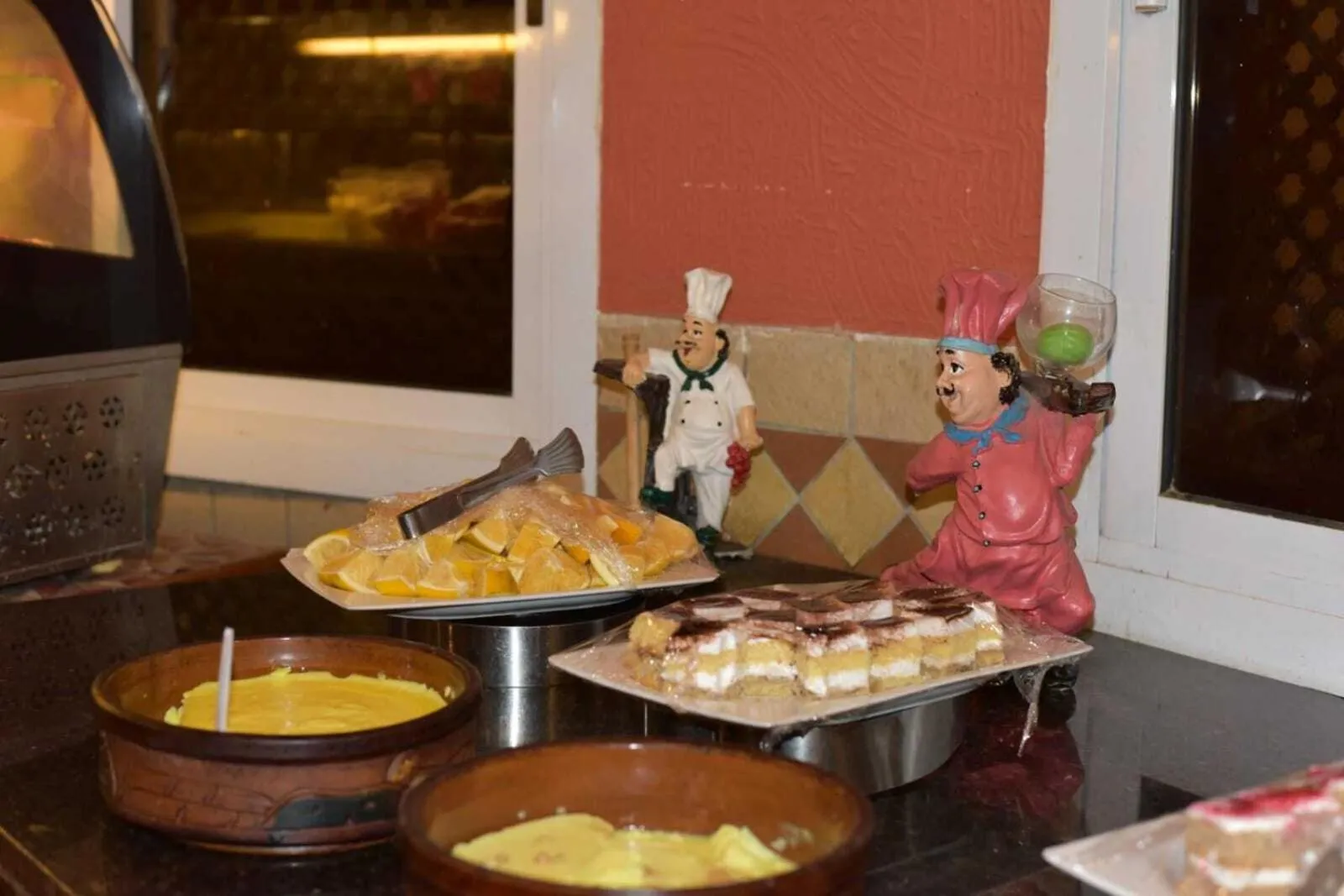 Restaurant/places to eat in Naama Inn Hotel