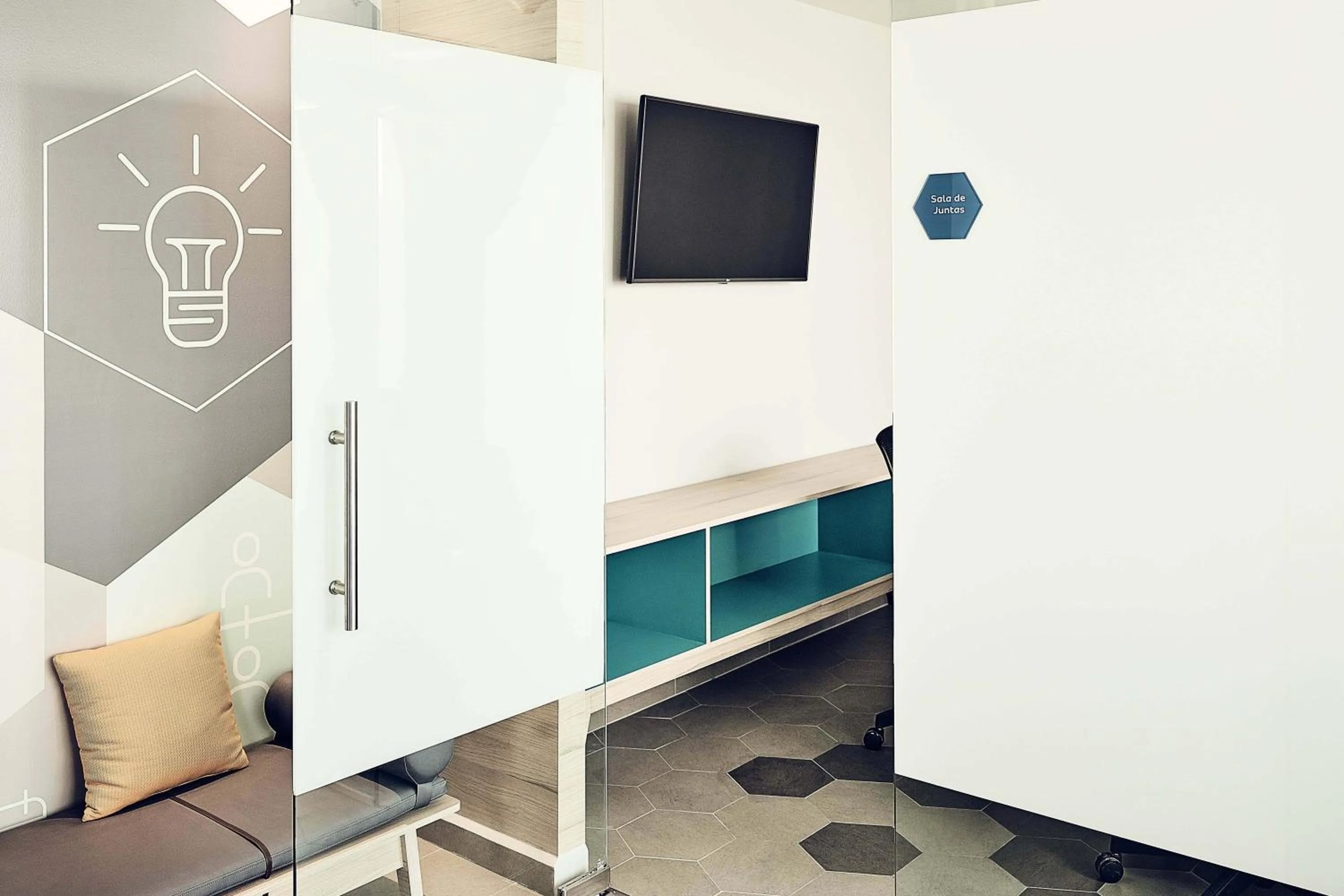 Meeting/conference room, Bed in One Tijuana Otay