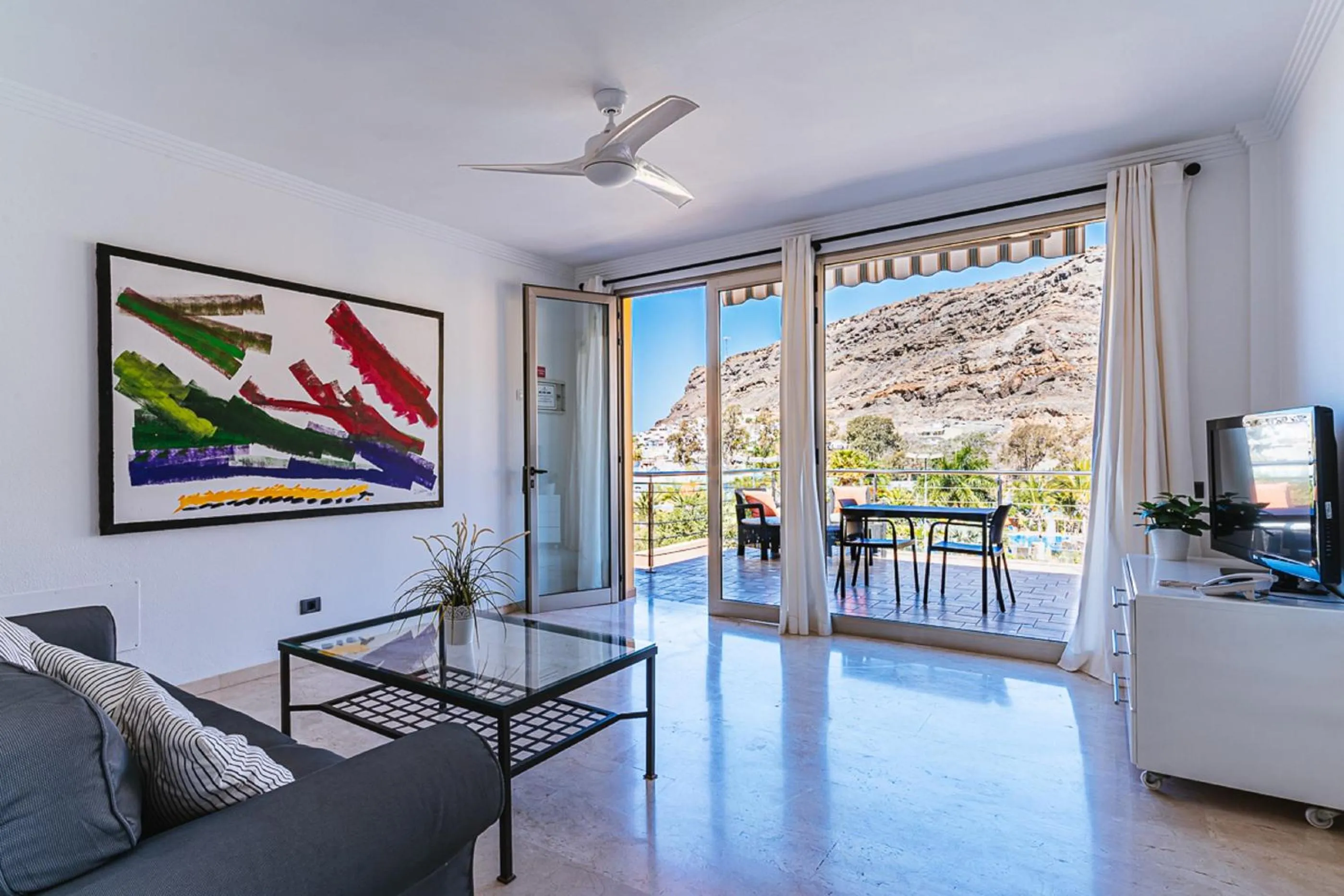 TV and multimedia in Cordial Mogán Solaz