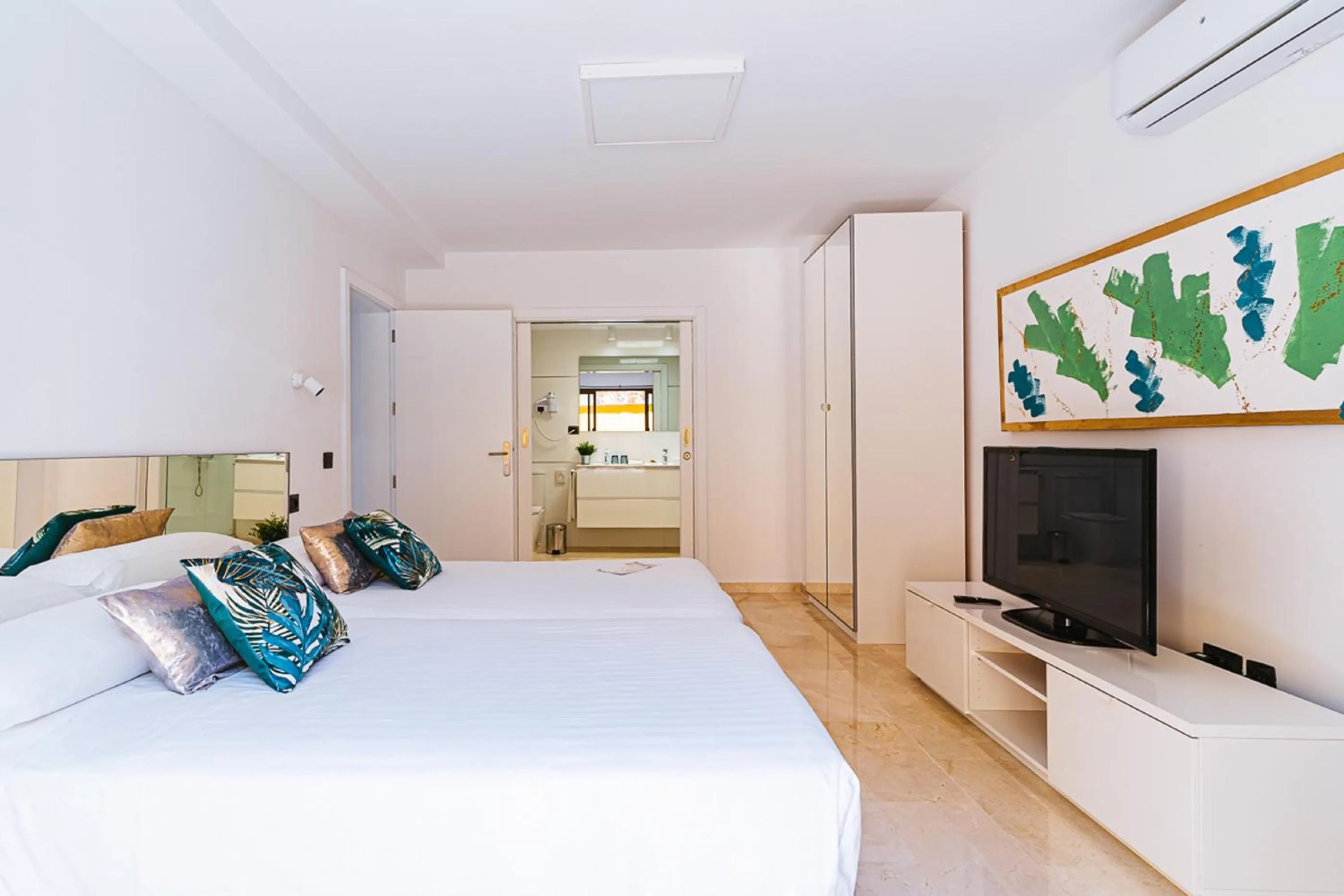 Bedroom, Bed in Cordial Mogán Solaz