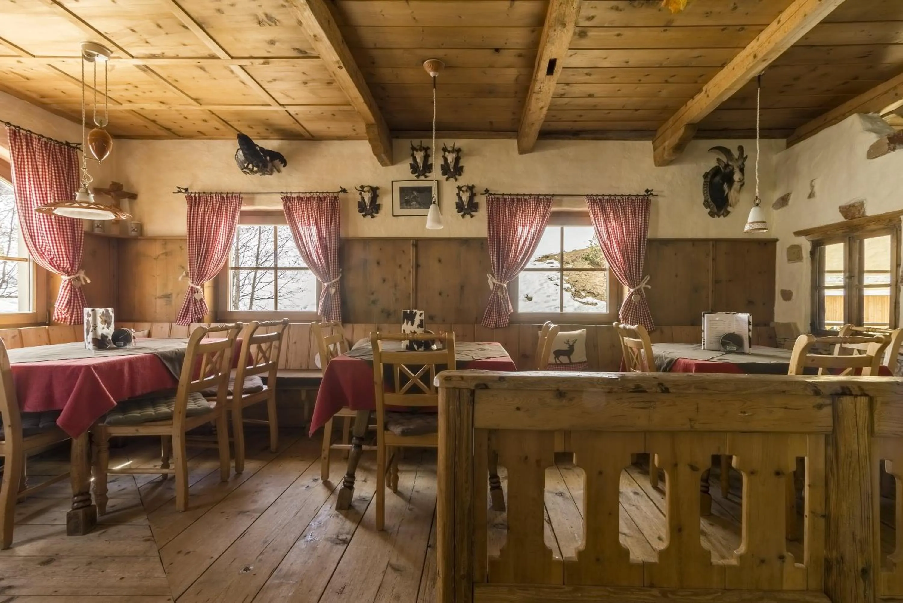 Restaurant/places to eat in Hotel Garni Chasa Nova