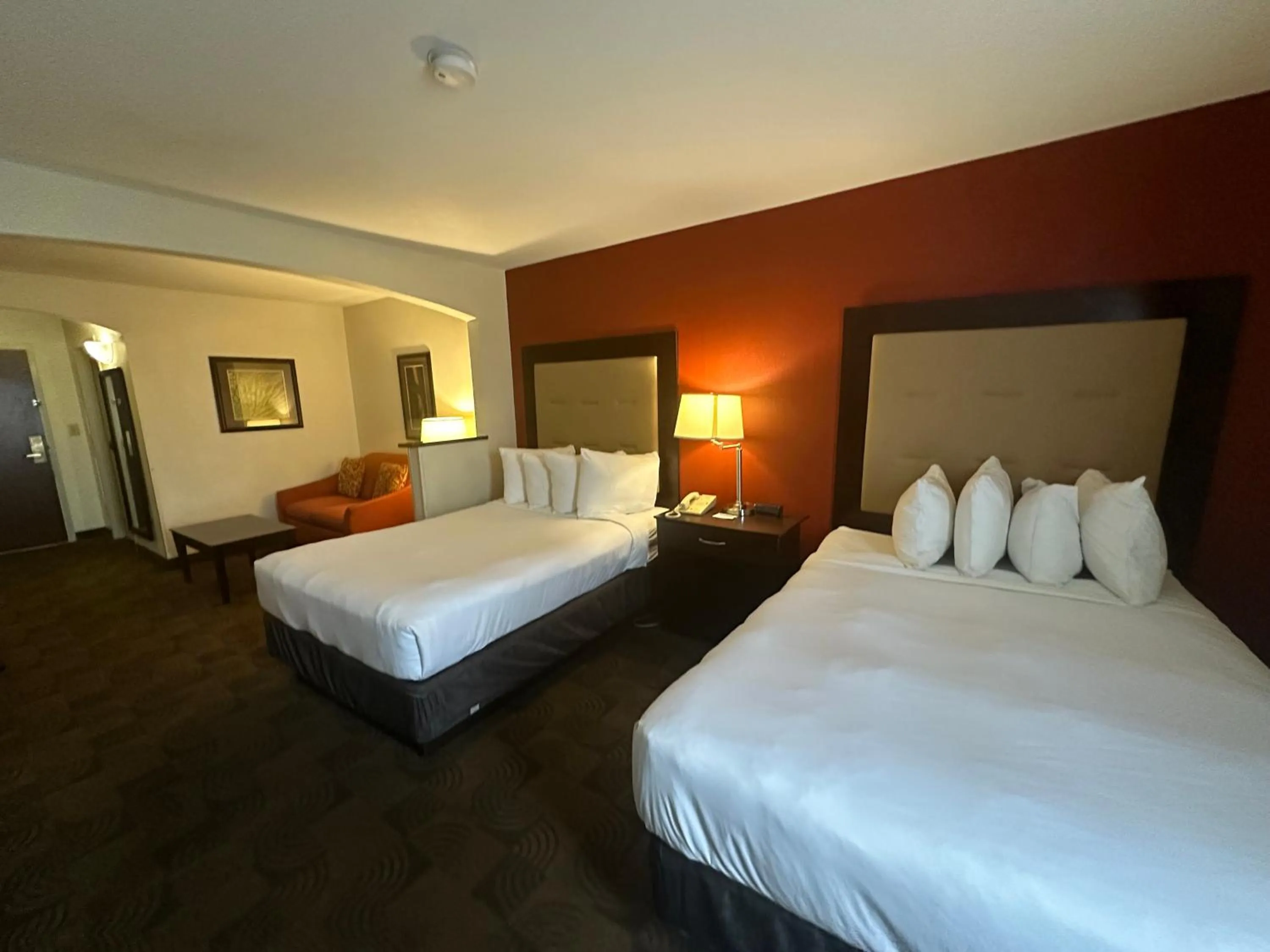 Bedroom, Bed in Country Inn & Suites by Radisson, Murrells Inlet, SC