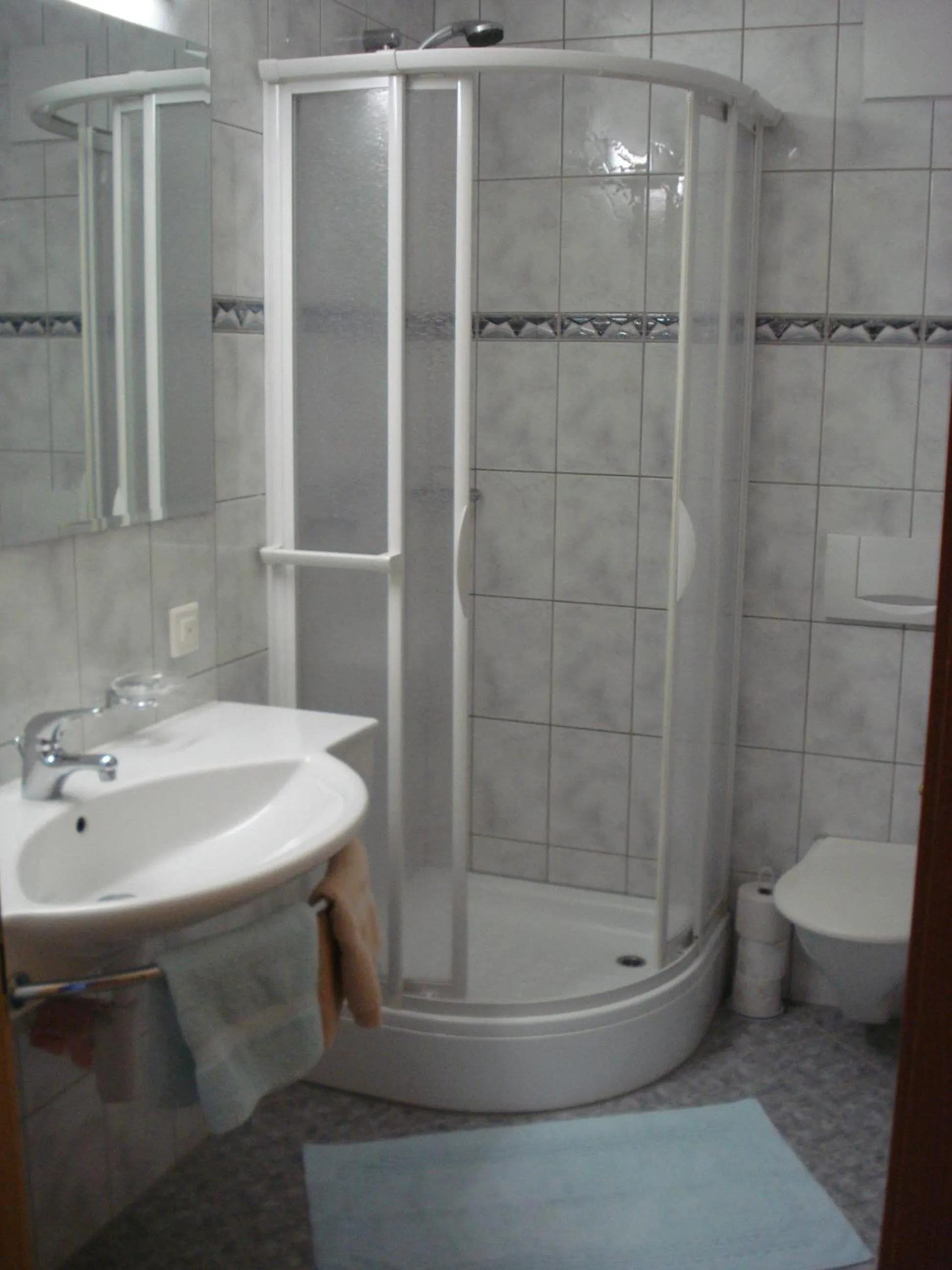 Bathroom in Chasa Valetta
