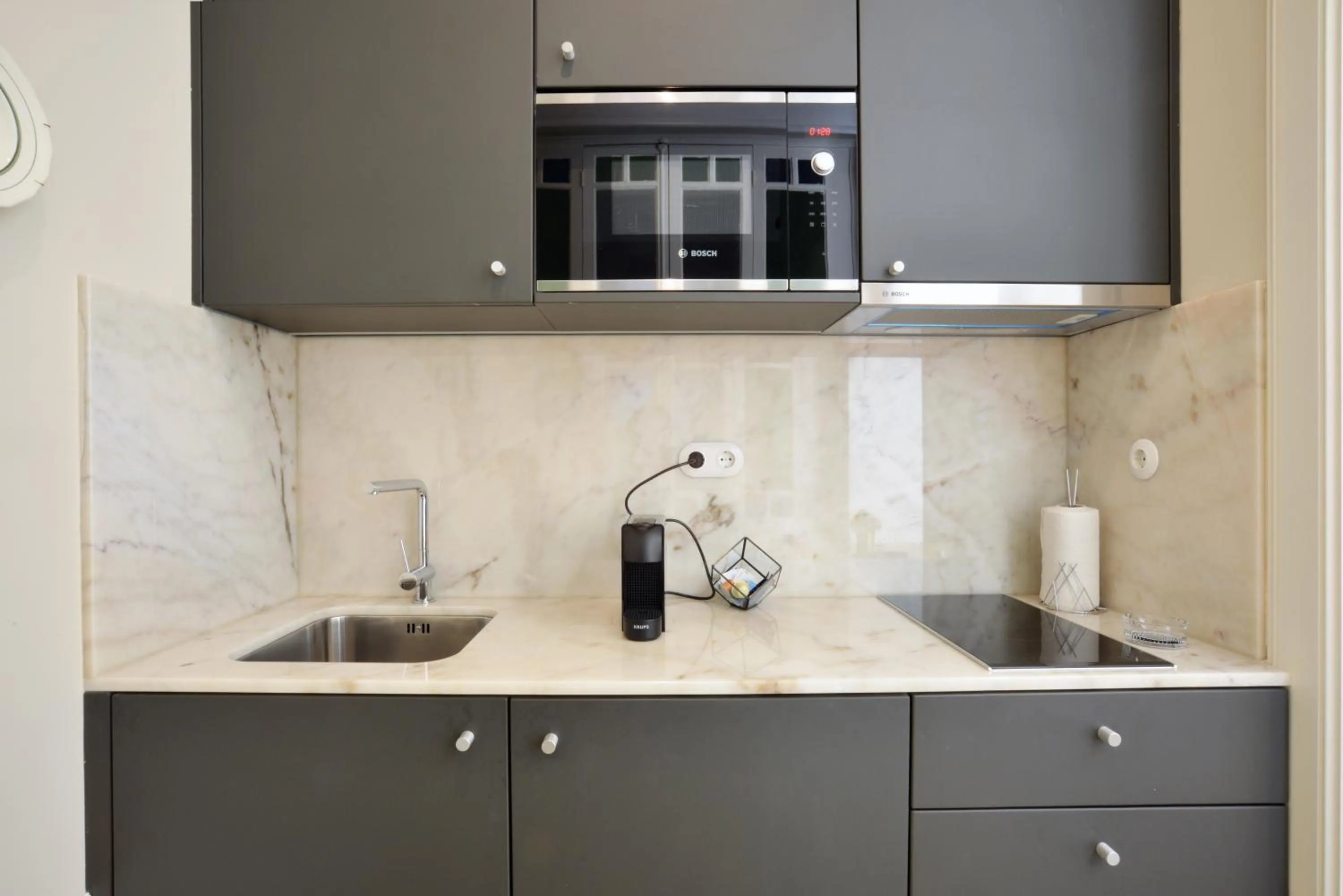 Coffee/tea facilities in Oporto Invite Bolhao Historical Market