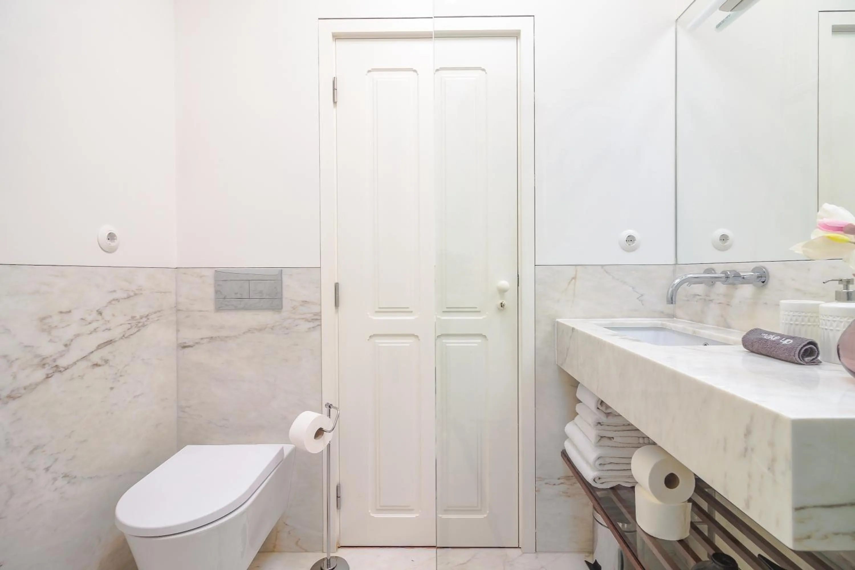 Toilet in Oporto Invite Bolhao Historical Market