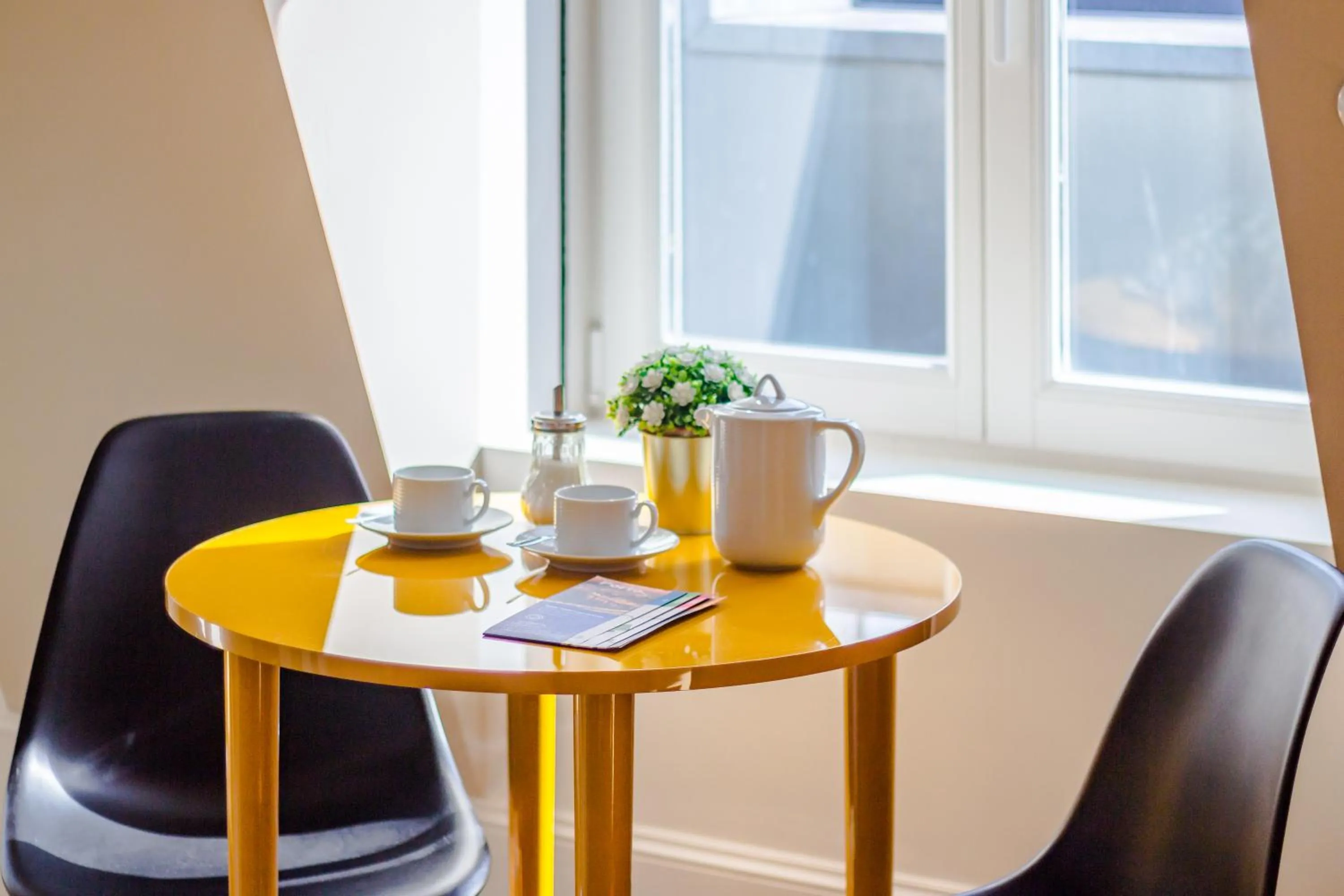 Coffee/tea facilities in Oporto Invite Bolhao Historical Market