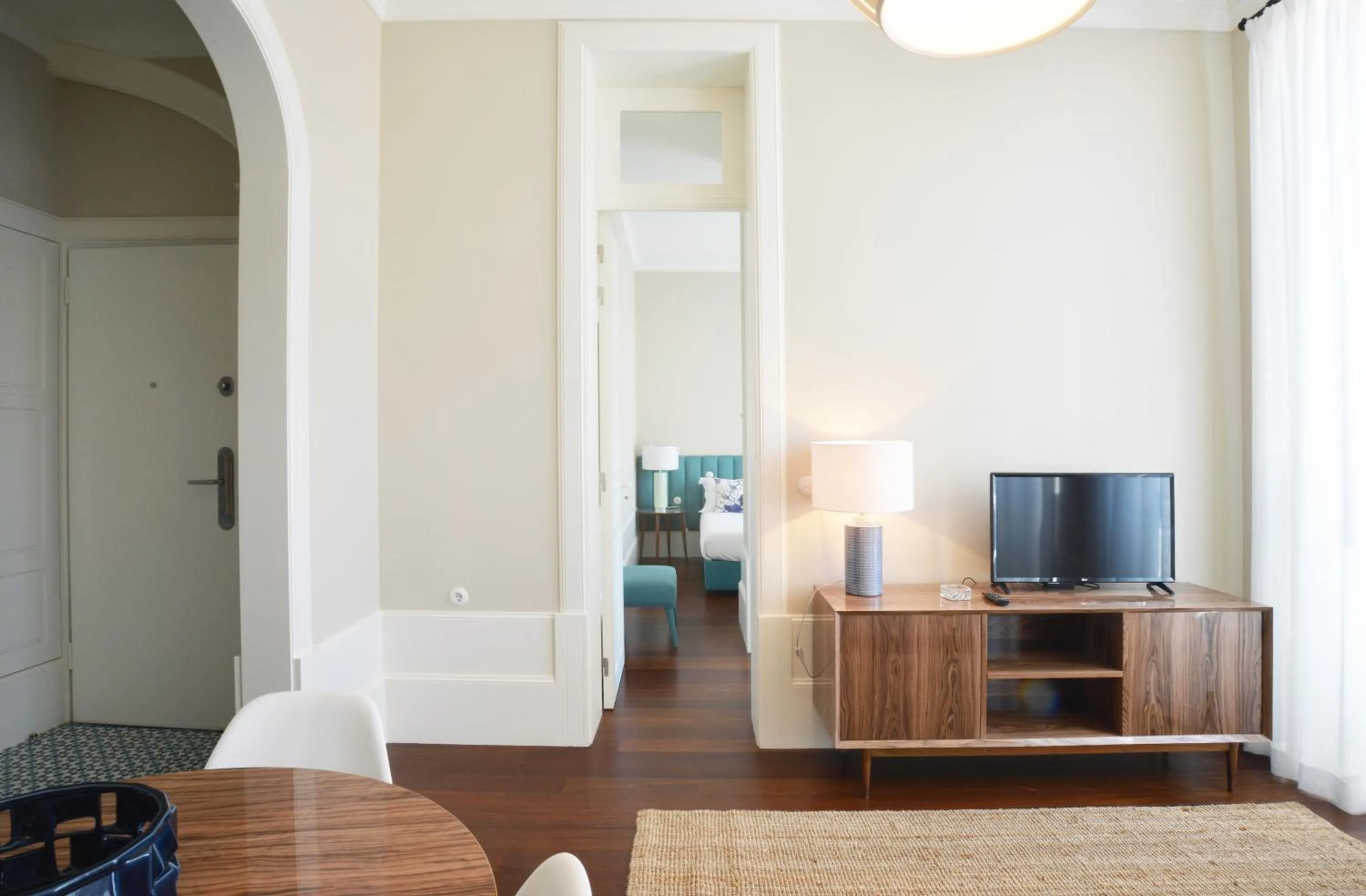 Communal lounge/ TV room in Oporto Invite Bolhao Historical Market