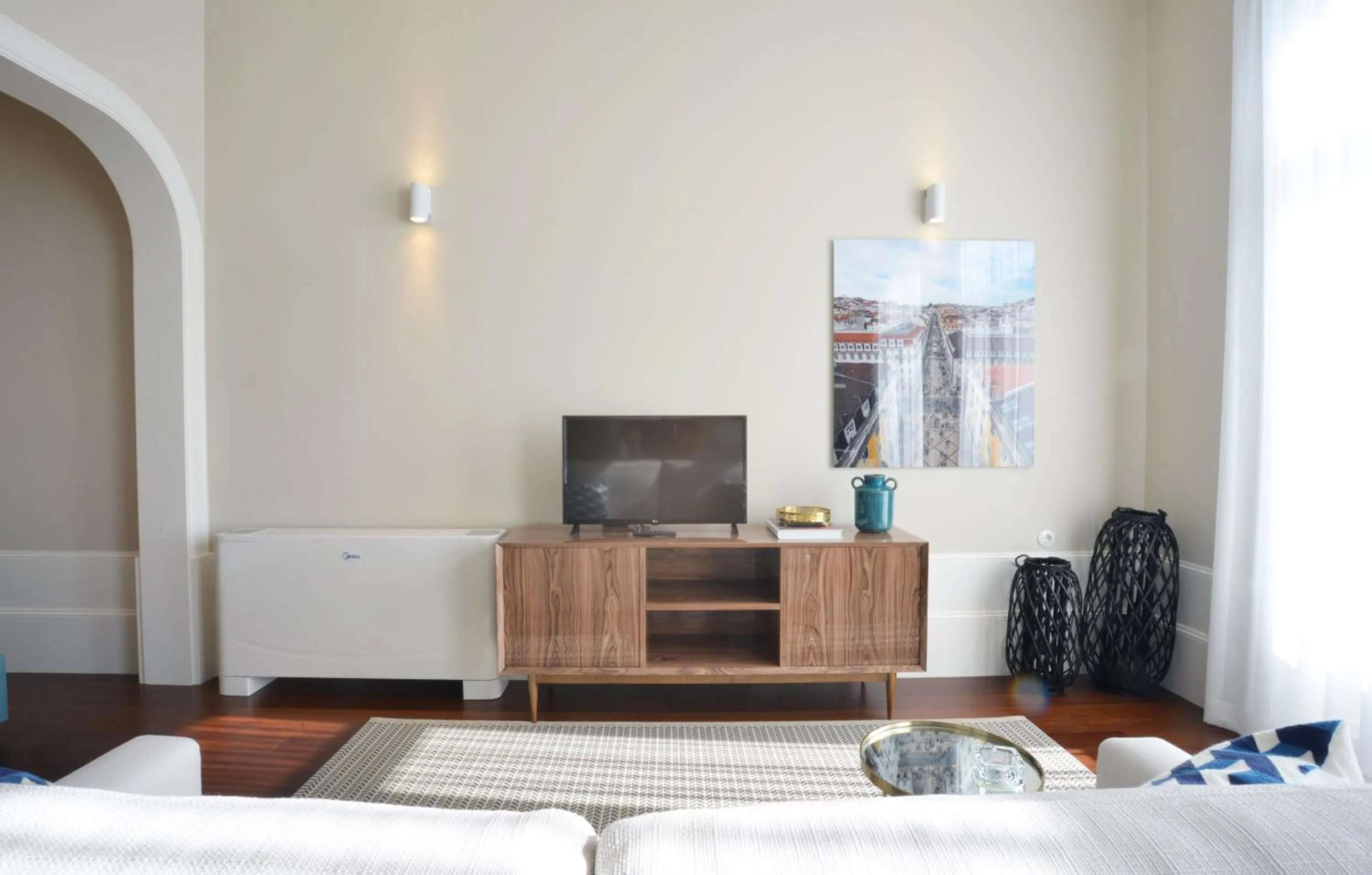 TV and multimedia in Oporto Invite Bolhao Historical Market