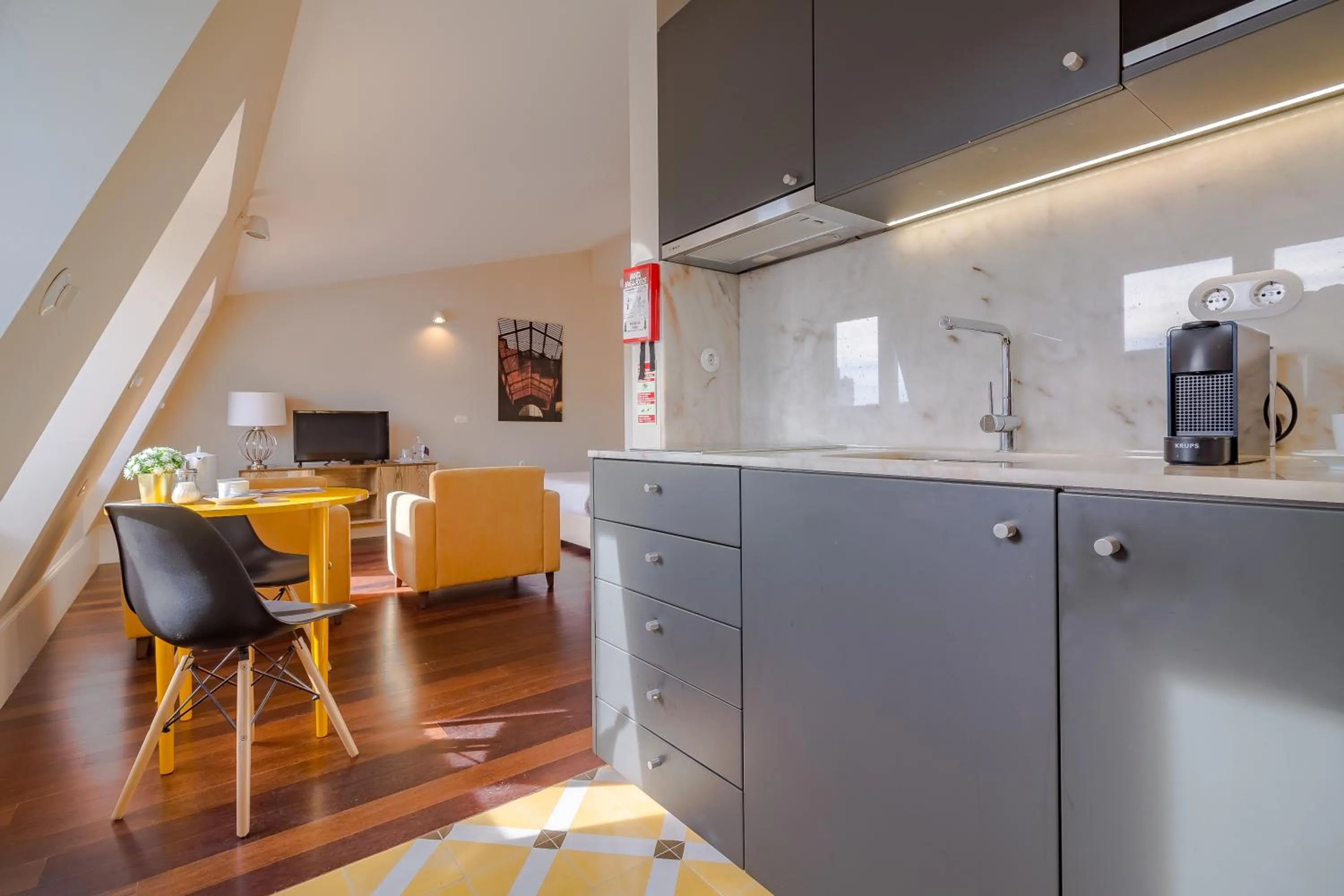 Coffee/tea facilities in Oporto Invite Bolhao Historical Market