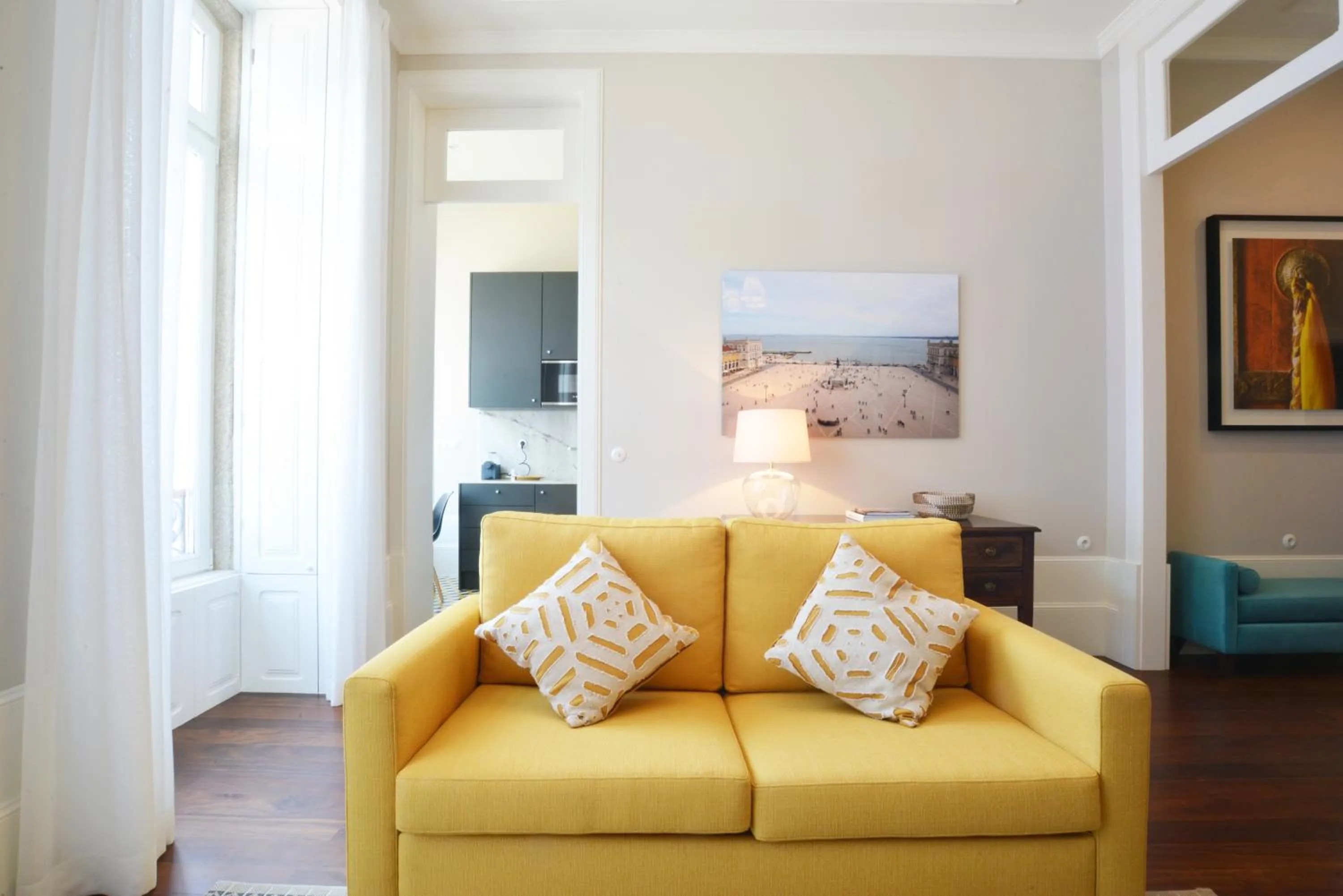 Living room in Oporto Invite Bolhao Historical Market