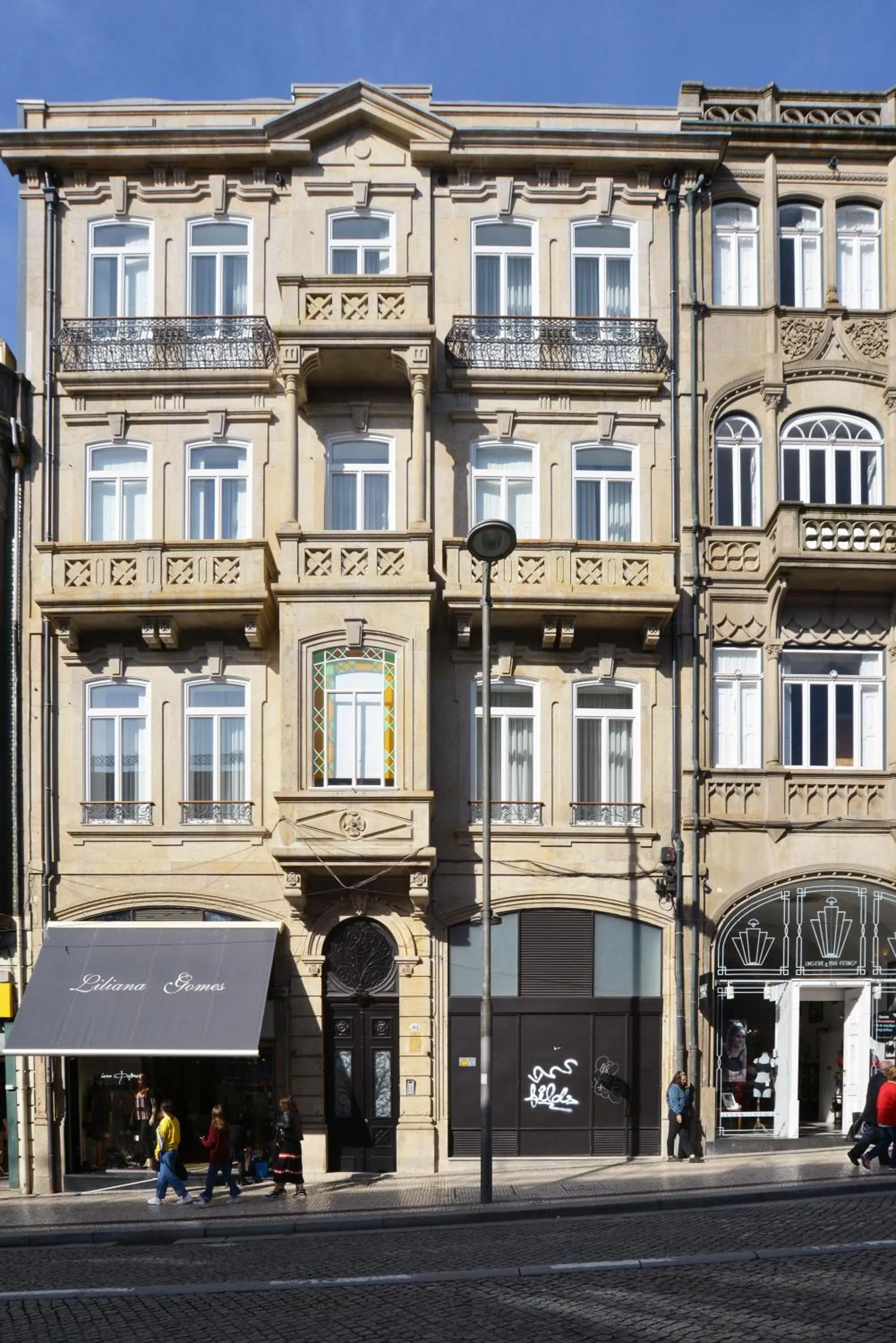 Property building in Oporto Invite Bolhao Historical Market