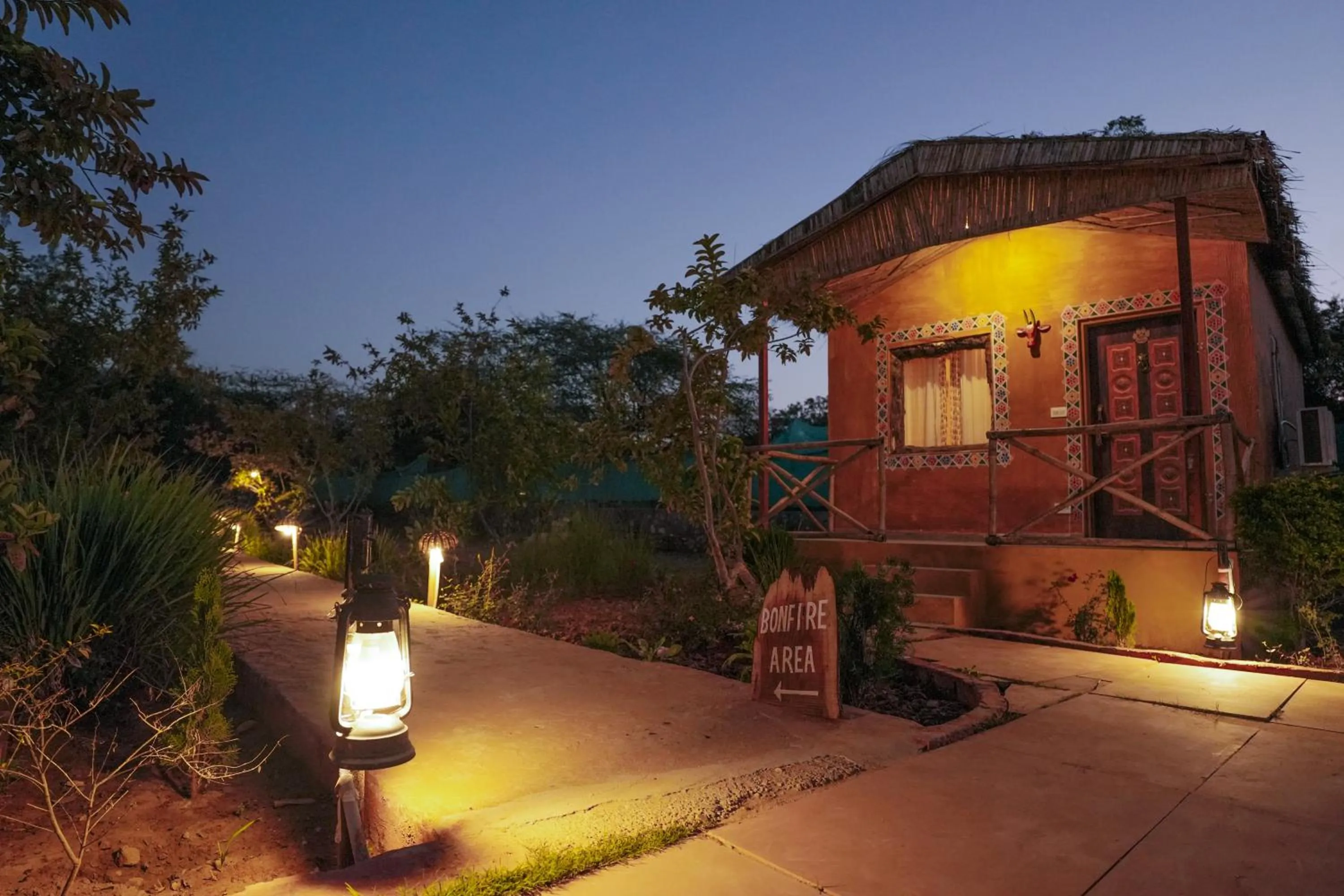 Night in Paridhi Niwas, Ranthambore- near Tiger Safari Zones 1-5