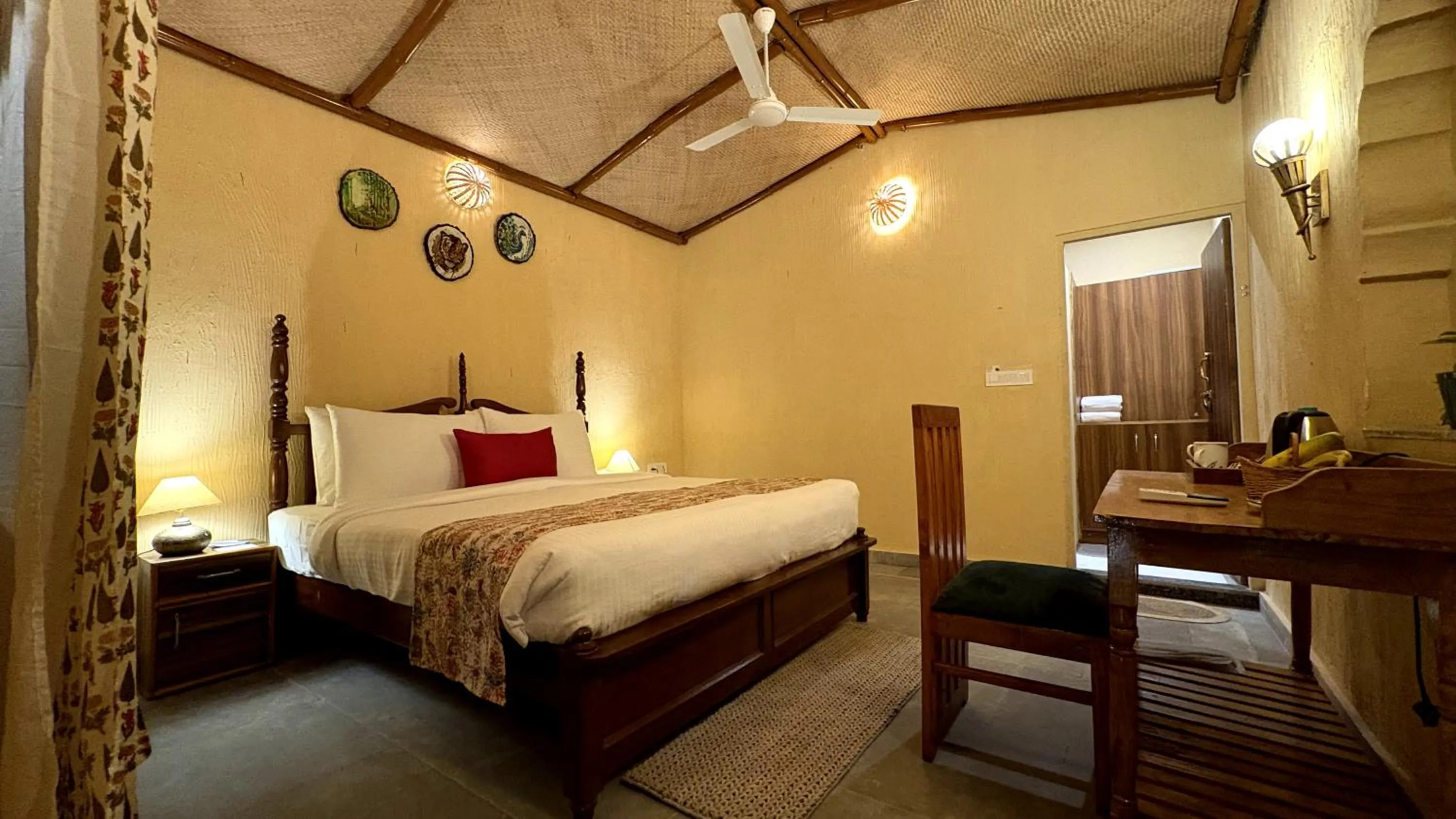 Bed in Paridhi Niwas, Ranthambore- near Tiger Safari Zones 1-5