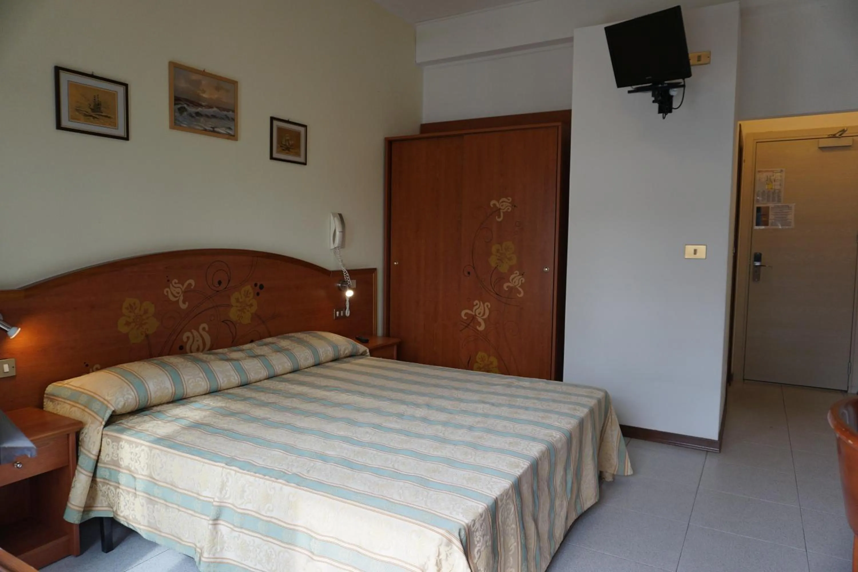 Bed in Hotel Ideal Sottomarina