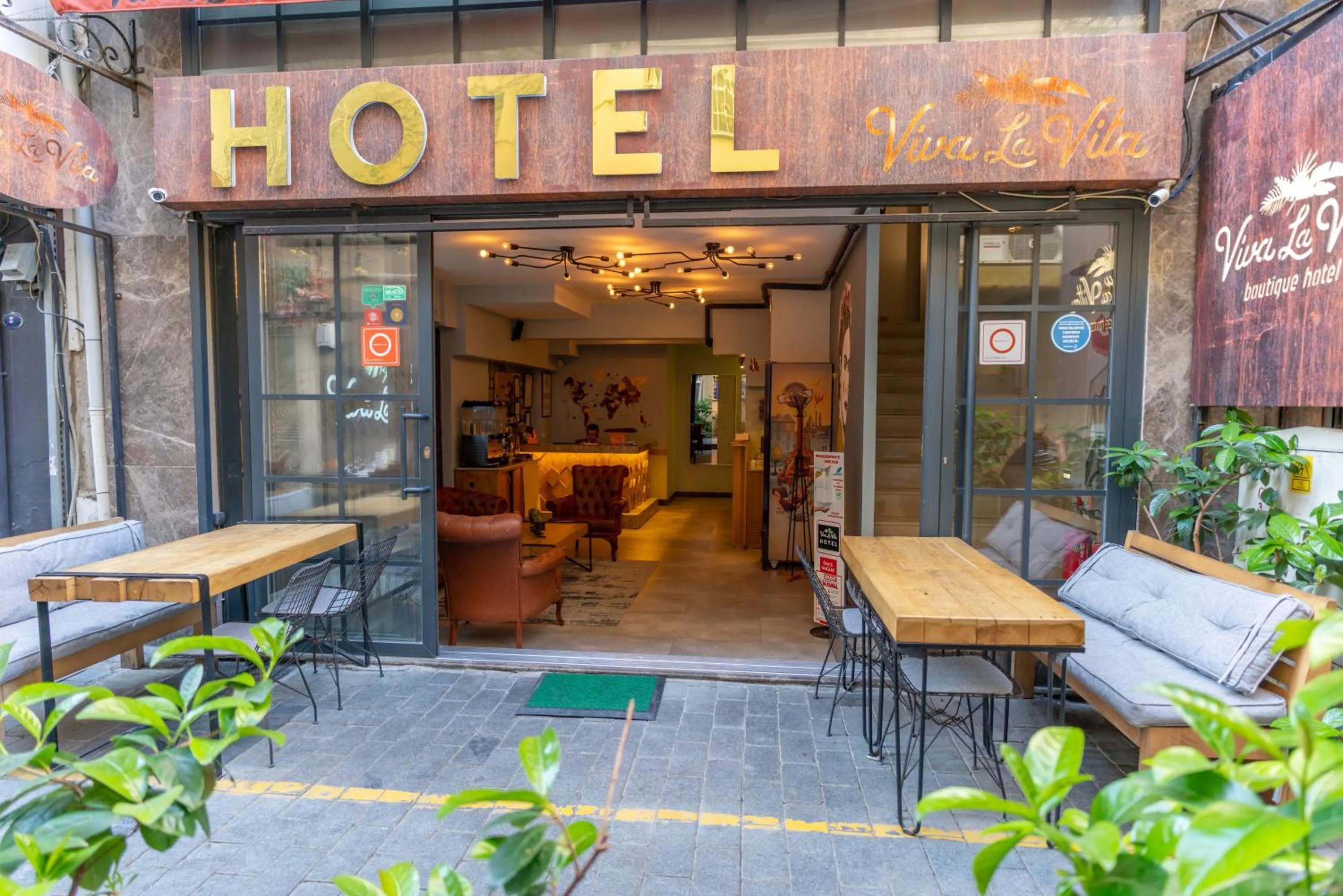 Facade/entrance in Viva La Vita Butik Otel