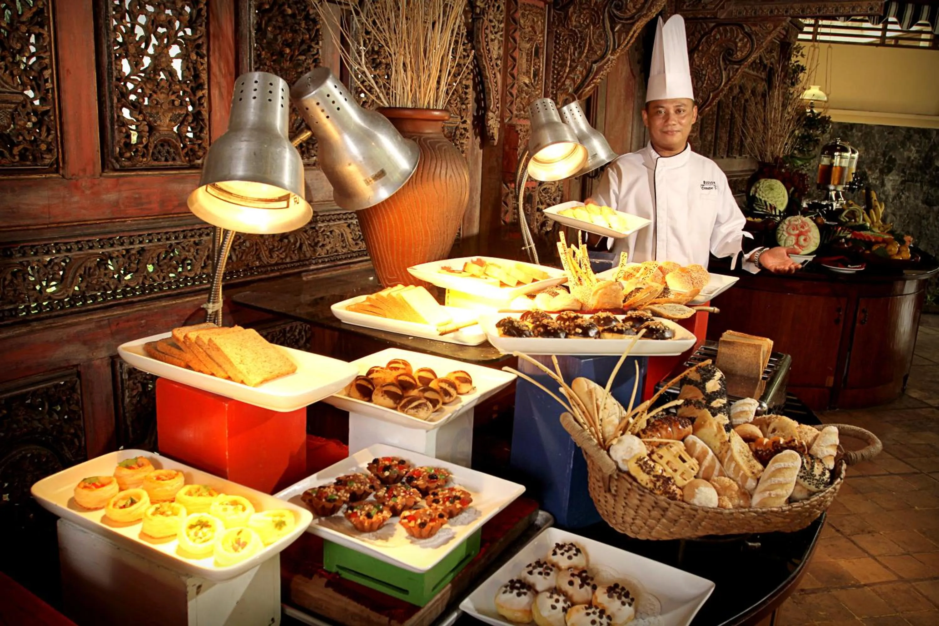 Restaurant/places to eat in Laras Asri Resort & Spa