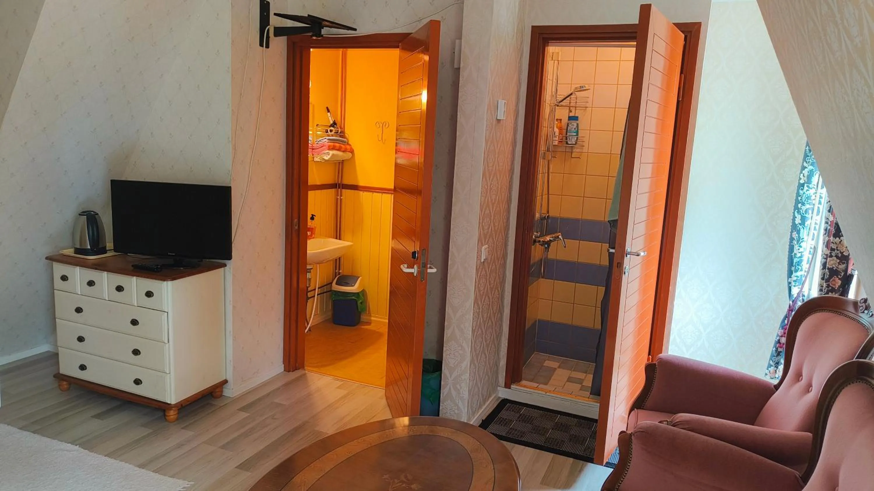 Shower in Mäntyluodon Hotelli