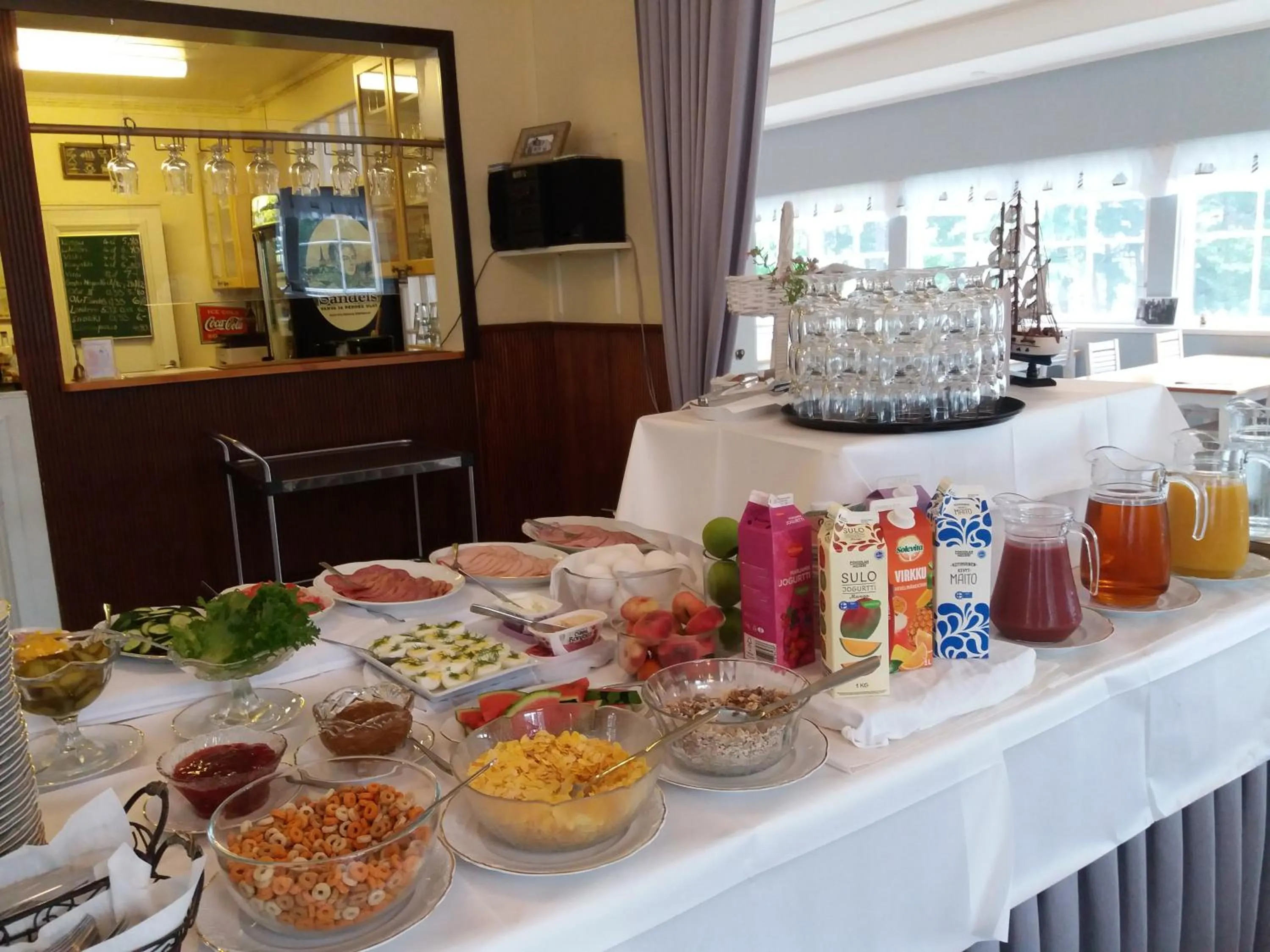 Breakfast in Mäntyluodon Hotelli