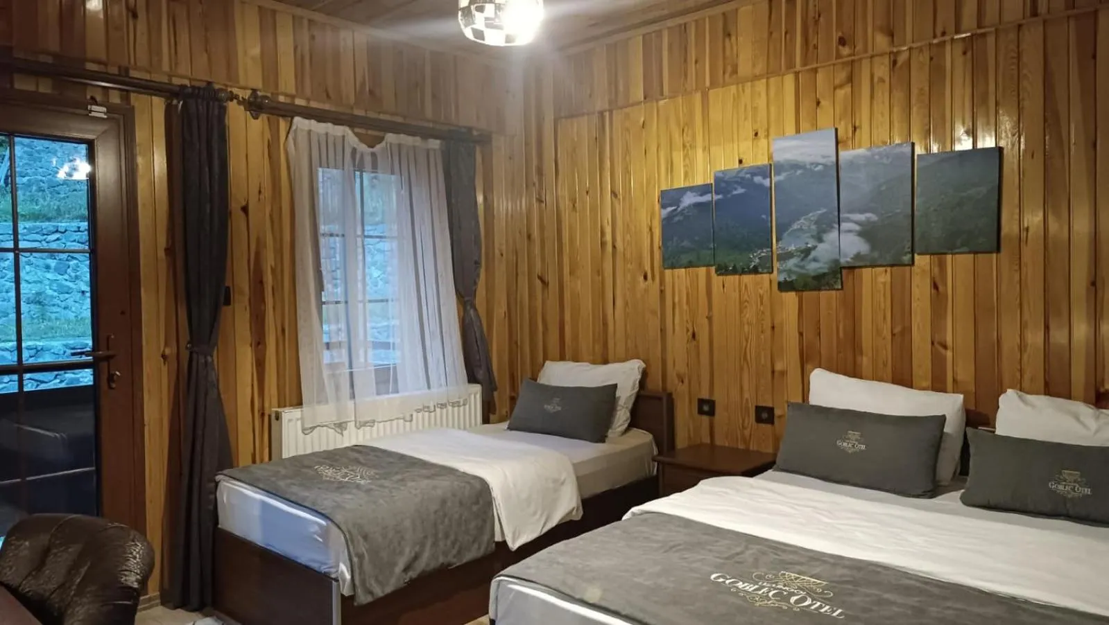 Bed in Goblec Hotel & Bungalow