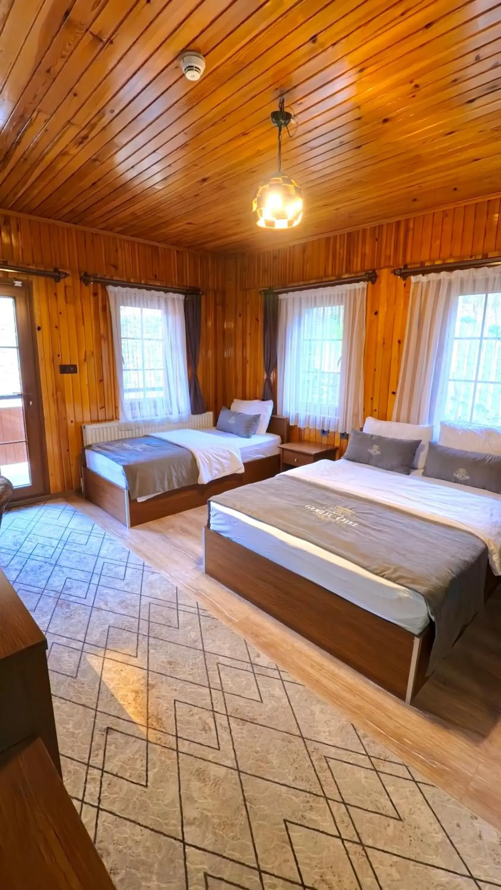 Triple Room with Balcony in Goblec Otel Triple Room with Balcony in Goblec Otel