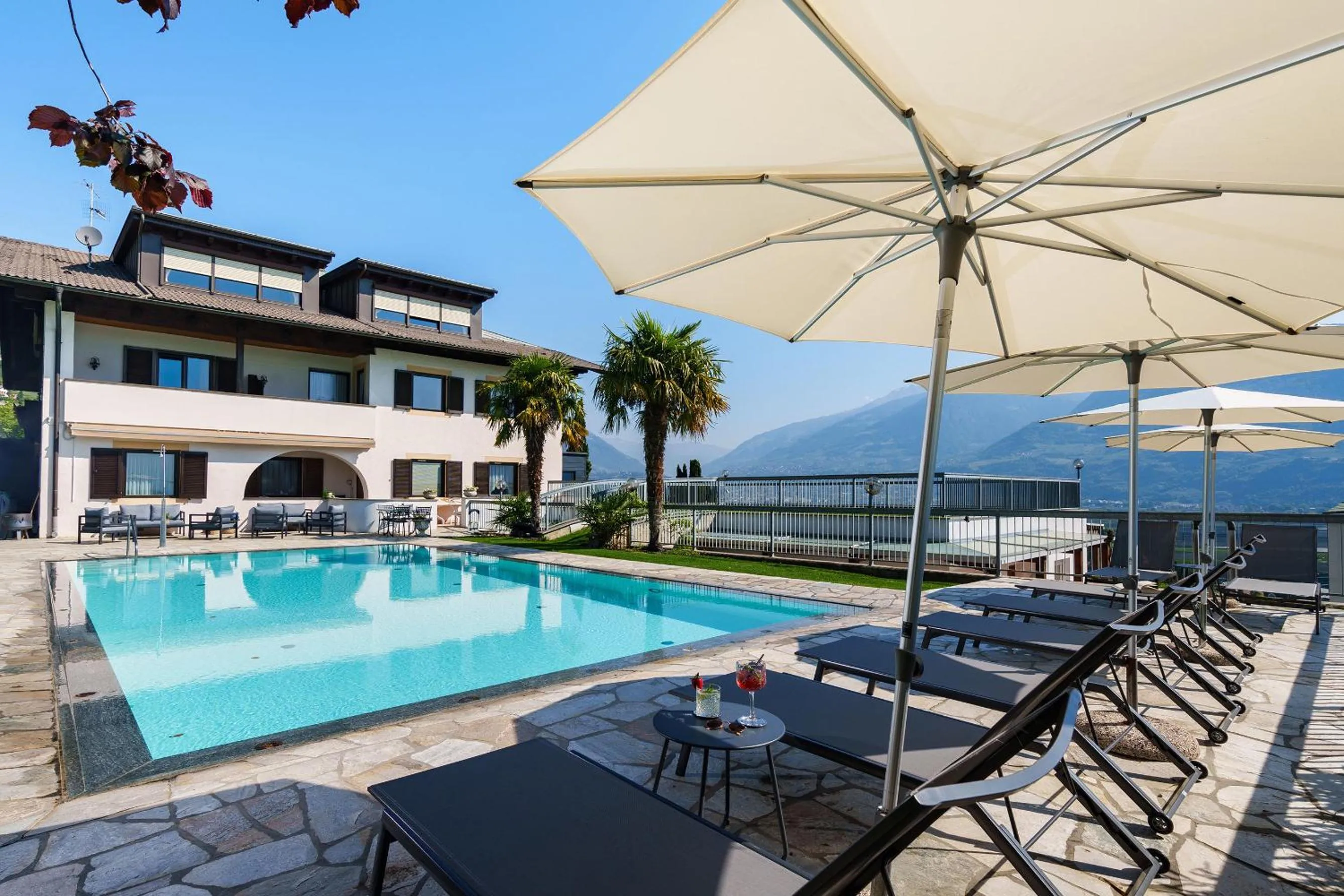 Pool view in Hotel Törggelehof