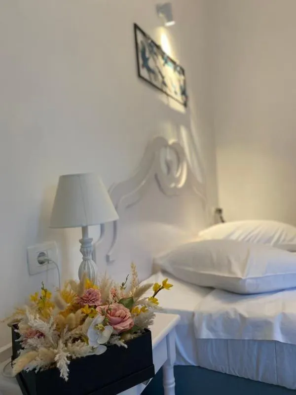 Bedroom, Bed in Blue Sea Hotel