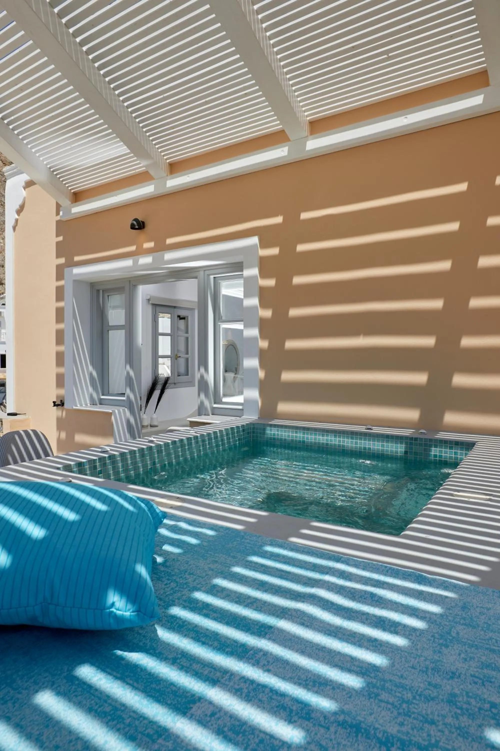 Hot Tub in Blue Sea Hotel