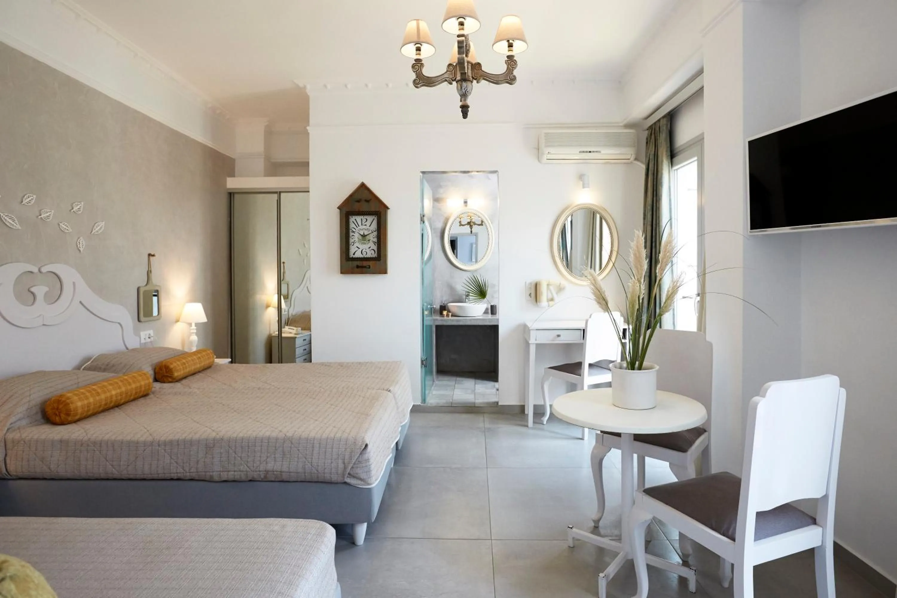 Photo of the whole room, Bed in Blue Sea Hotel