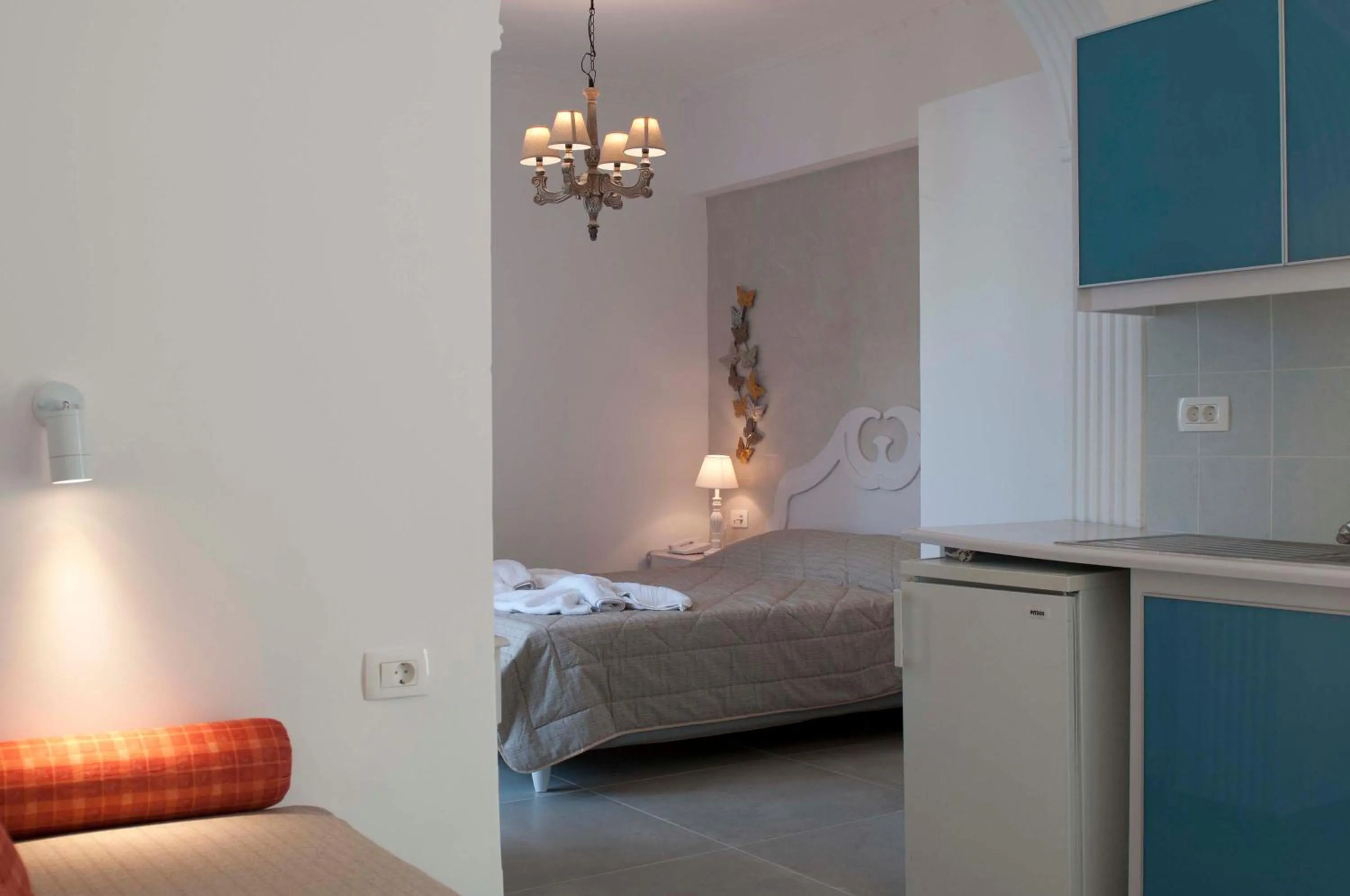 Time of day, Bed in Blue Sea Hotel