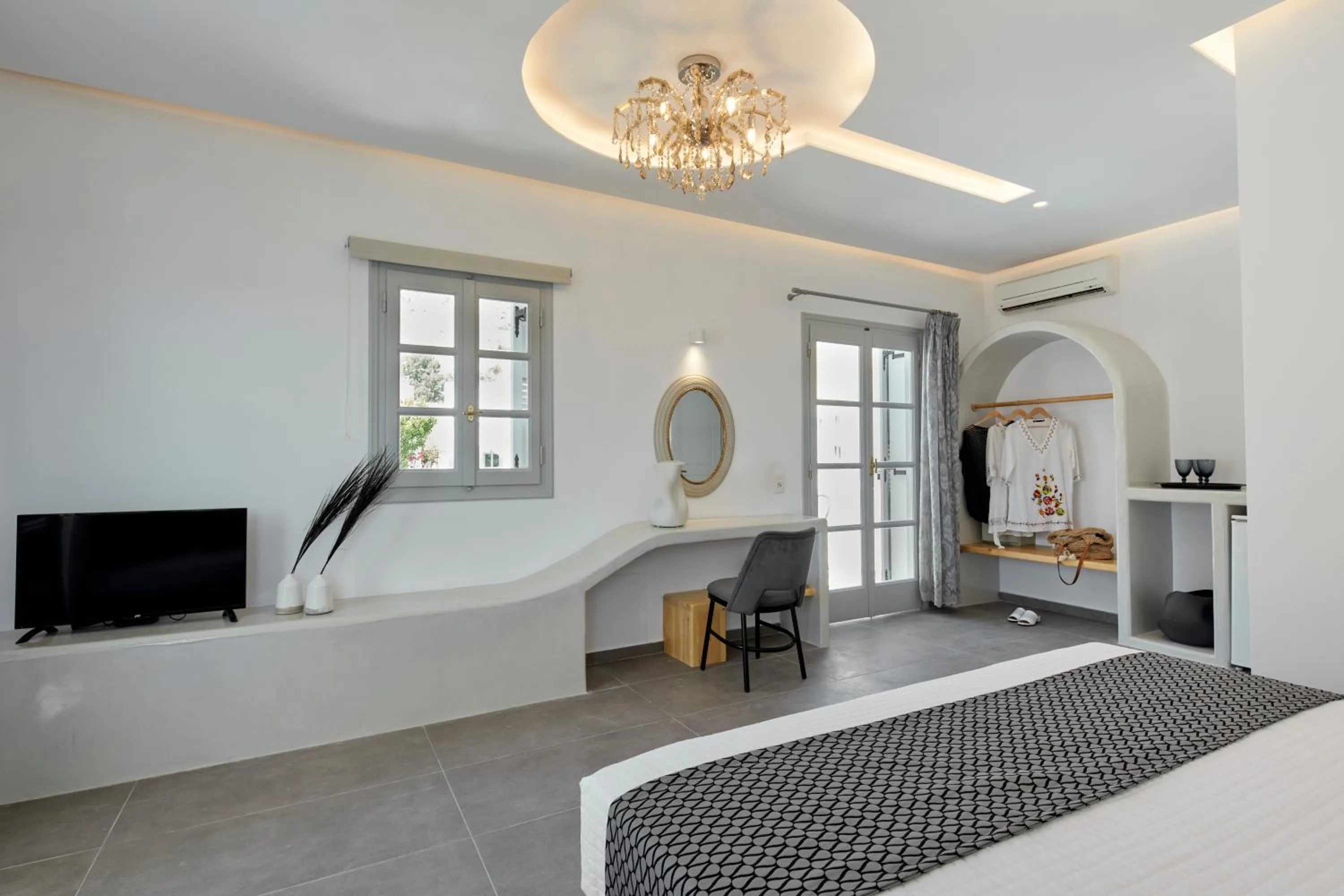 Bedroom, Bed in Blue Sea Hotel