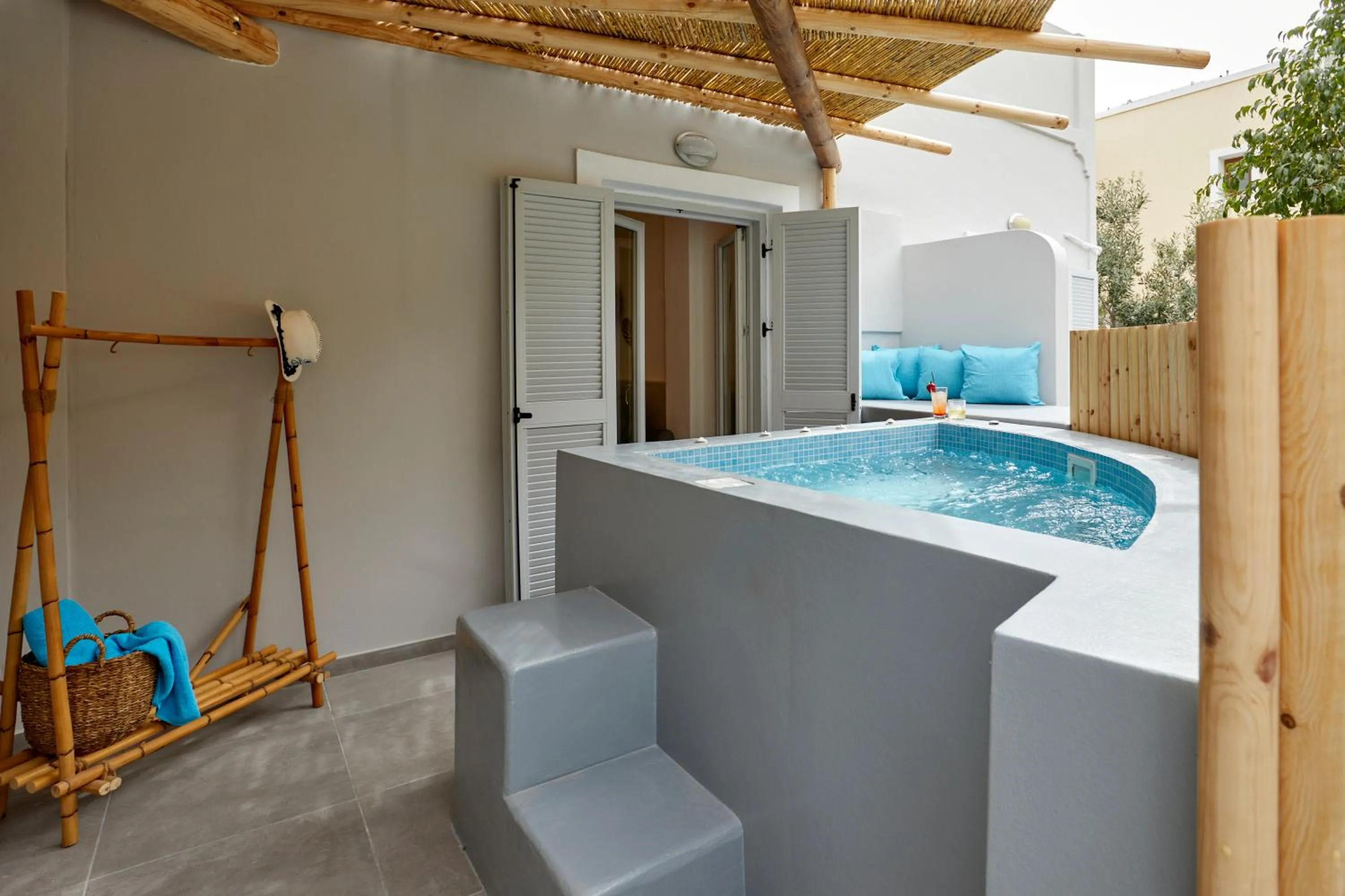 Hot Tub in Blue Sea Hotel