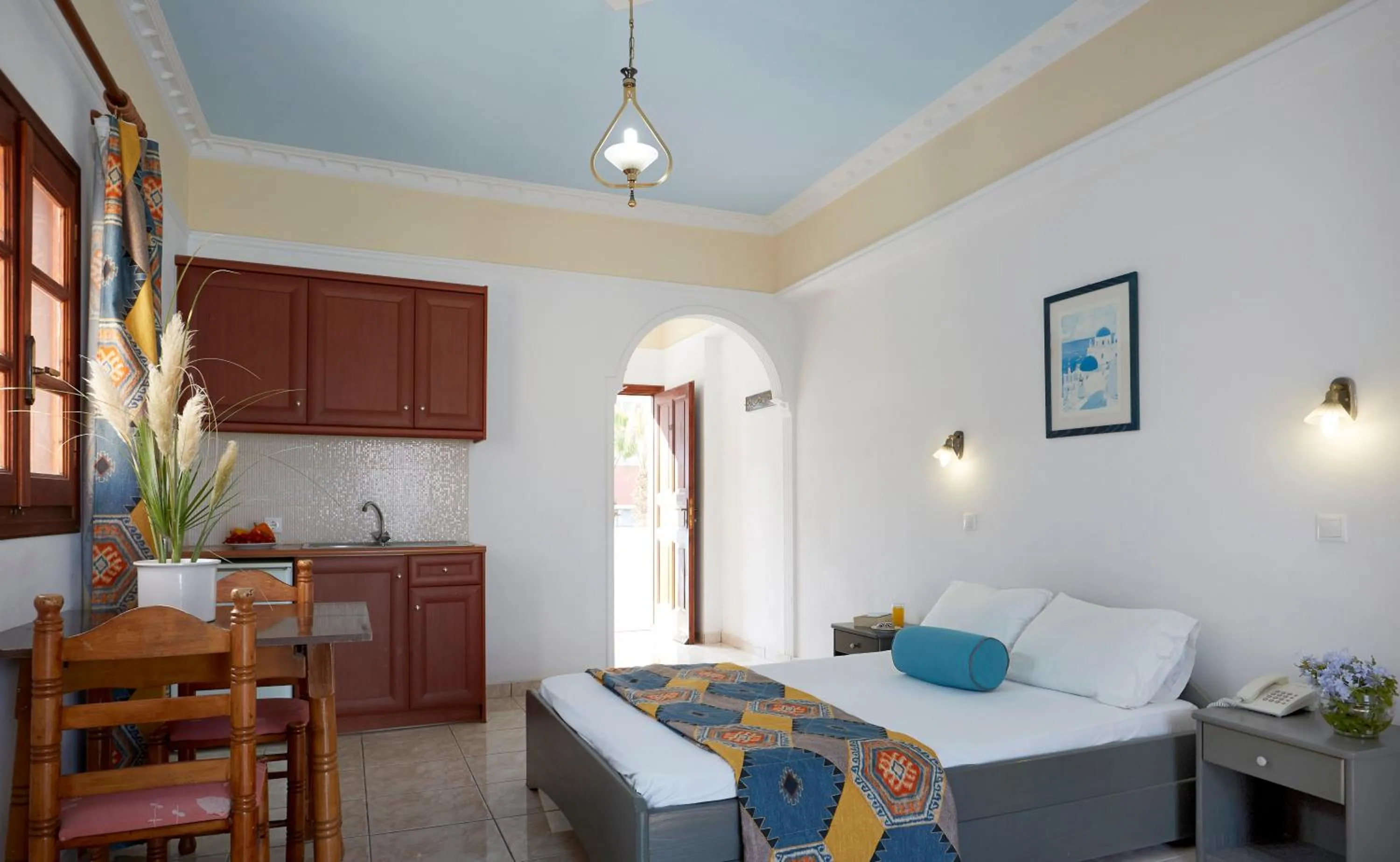 Time of day, Bed in Blue Sea Hotel