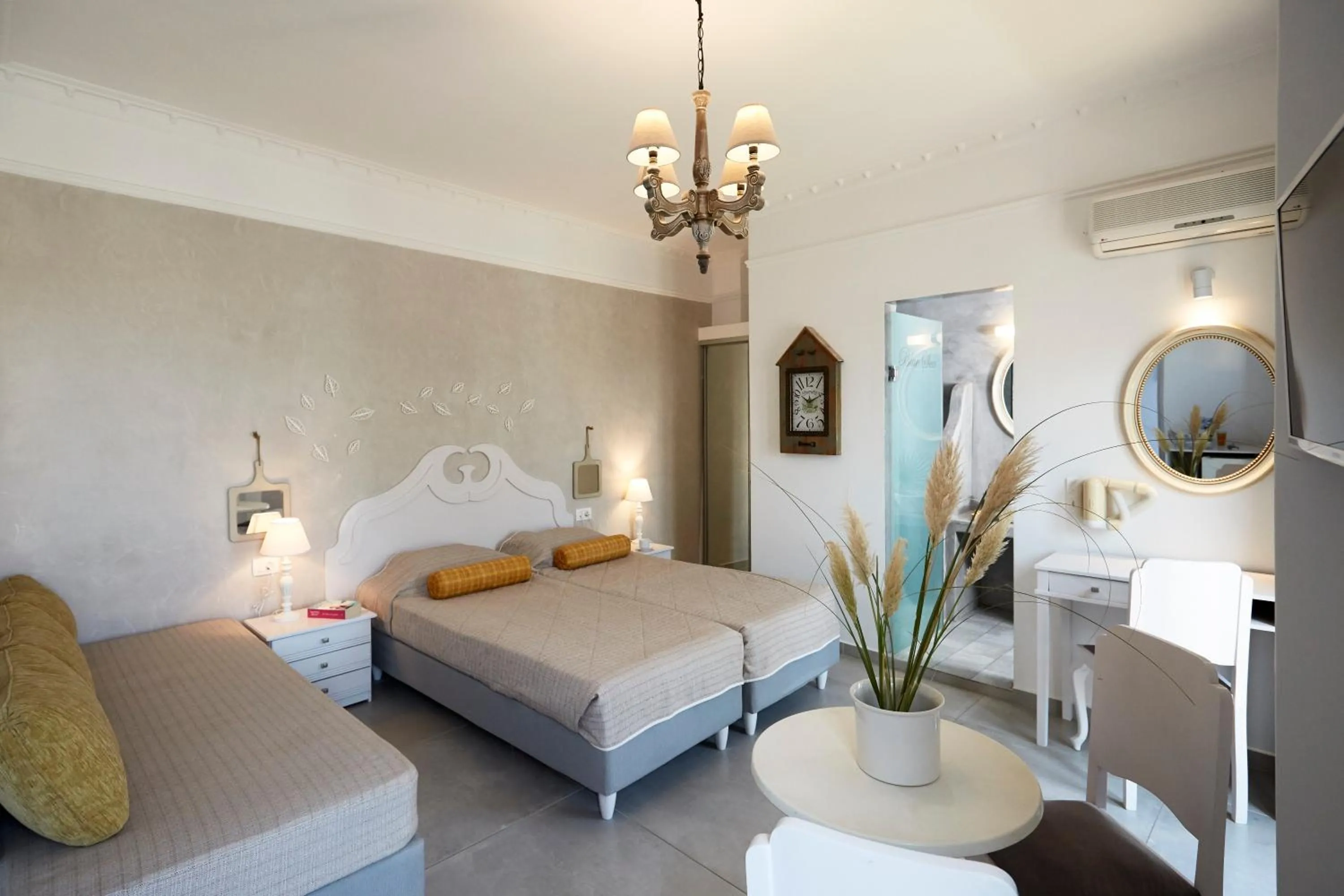 Photo of the whole room, Bed in Blue Sea Hotel