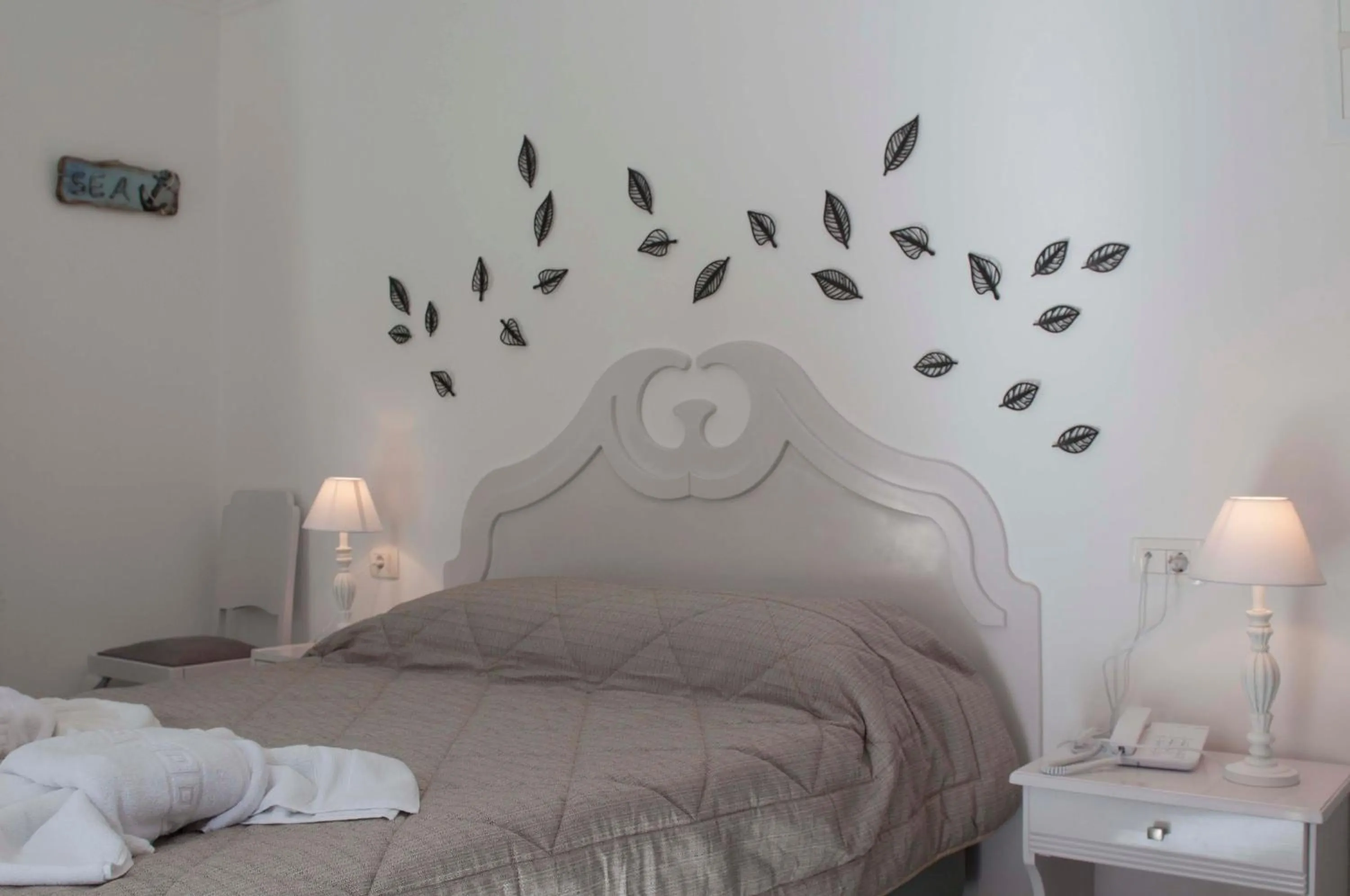 Time of day, Bed in Blue Sea Hotel