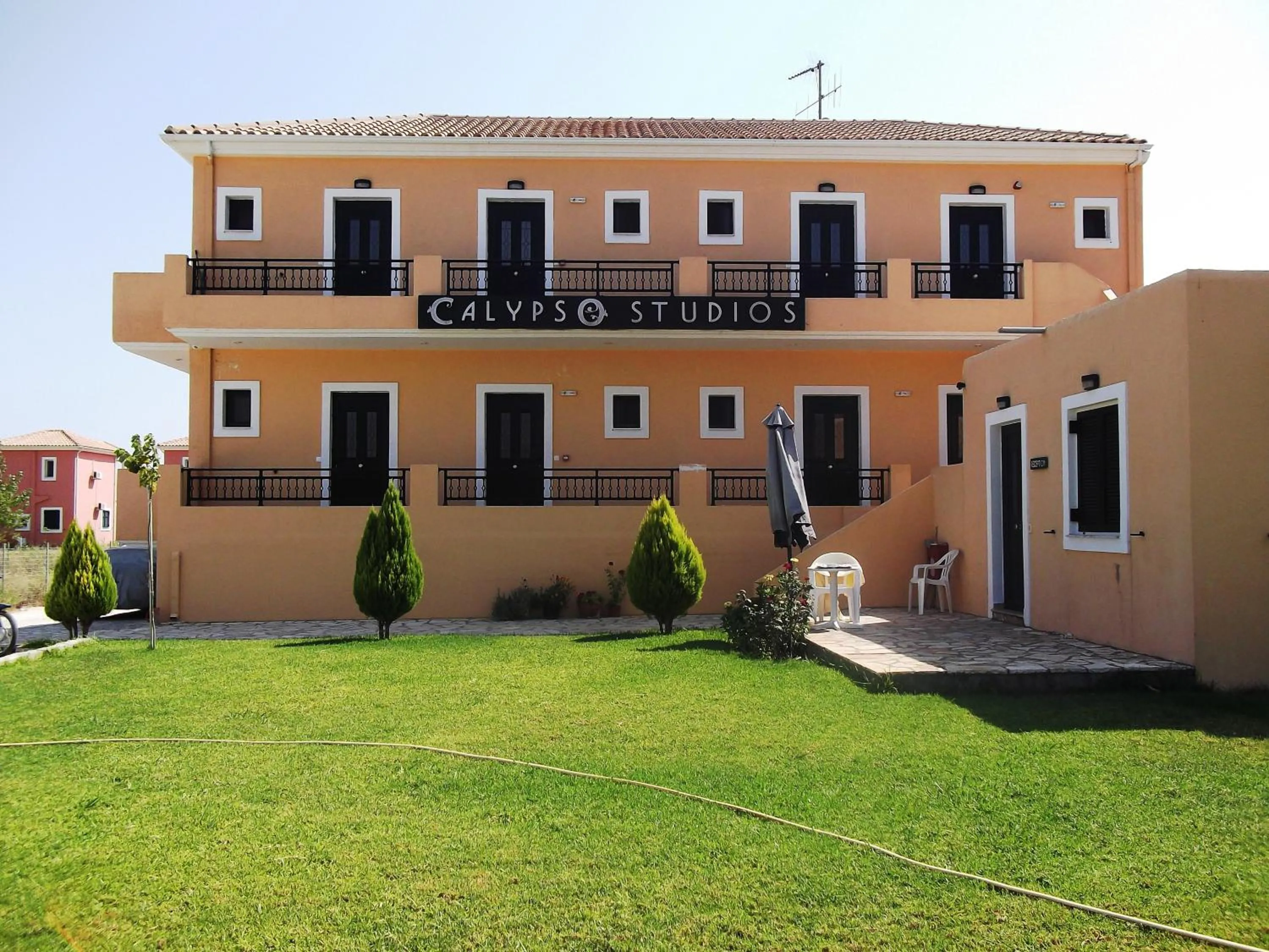 Facade/entrance in Calypso Luxury Studios