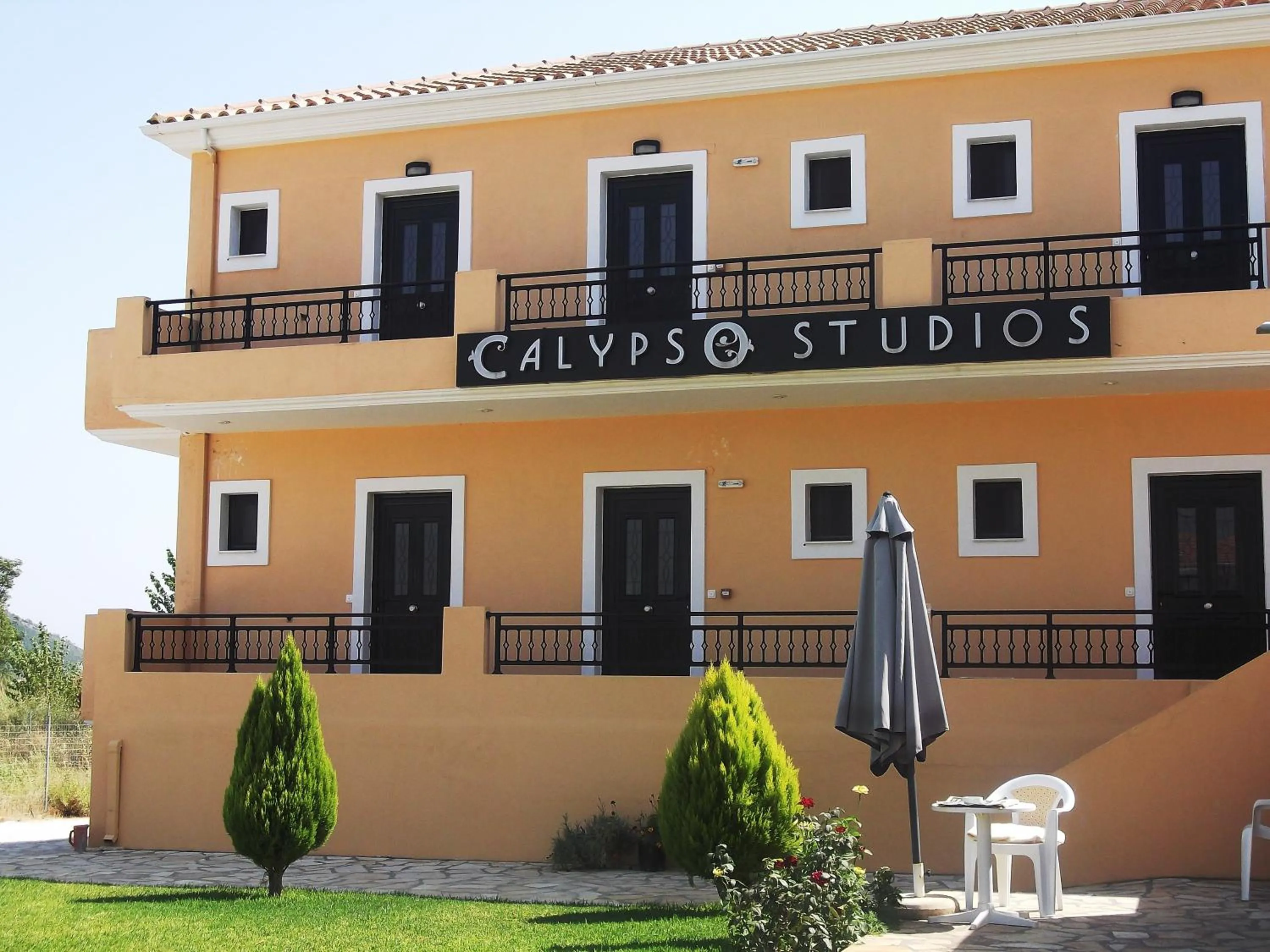 Facade/entrance in Calypso Luxury Studios