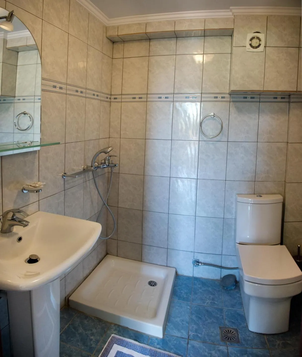 Bathroom in Calypso Luxury Studios