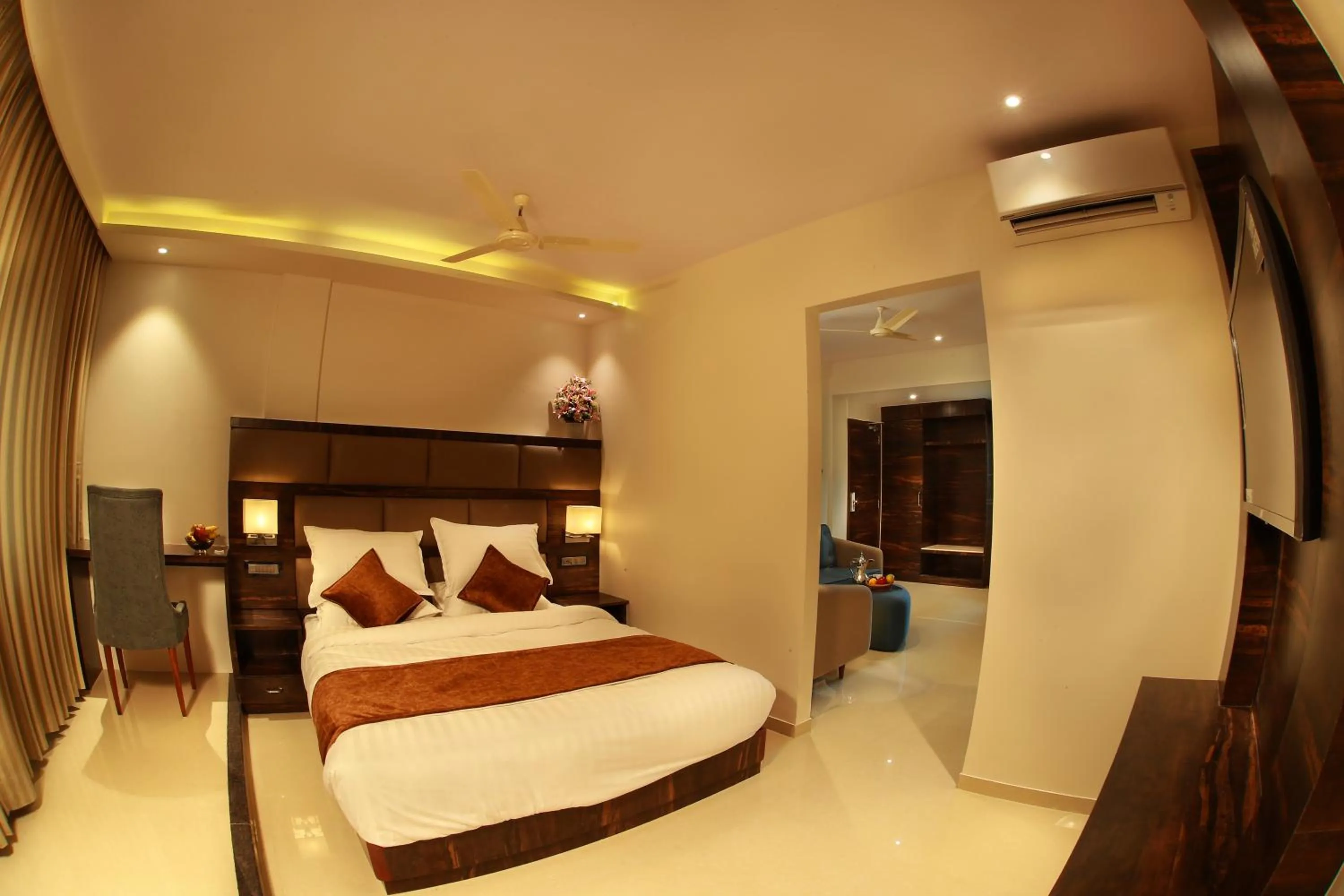 Bedroom, Bed in Aura One Hotel