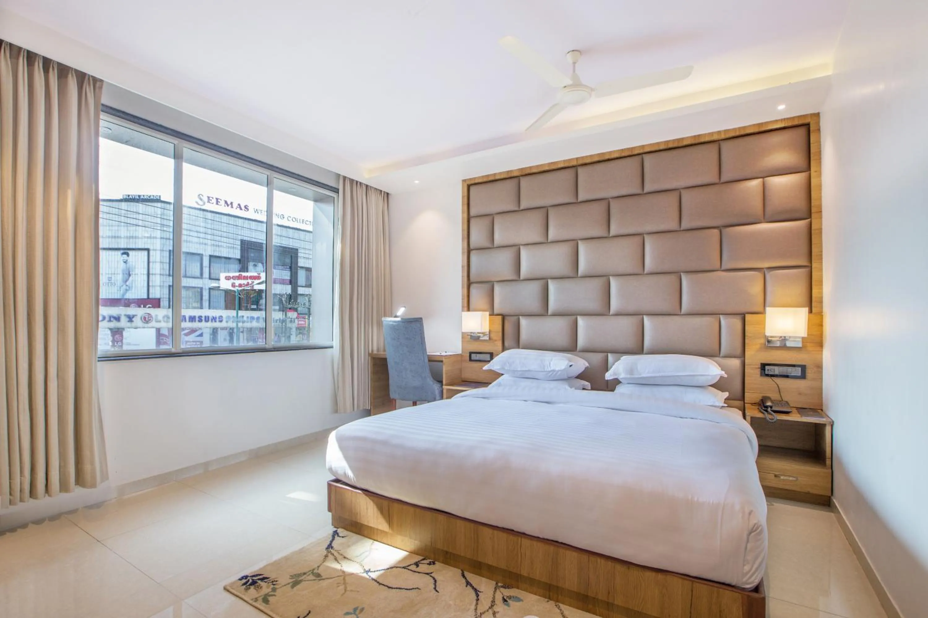 Bedroom, Bed in Aura One Hotel