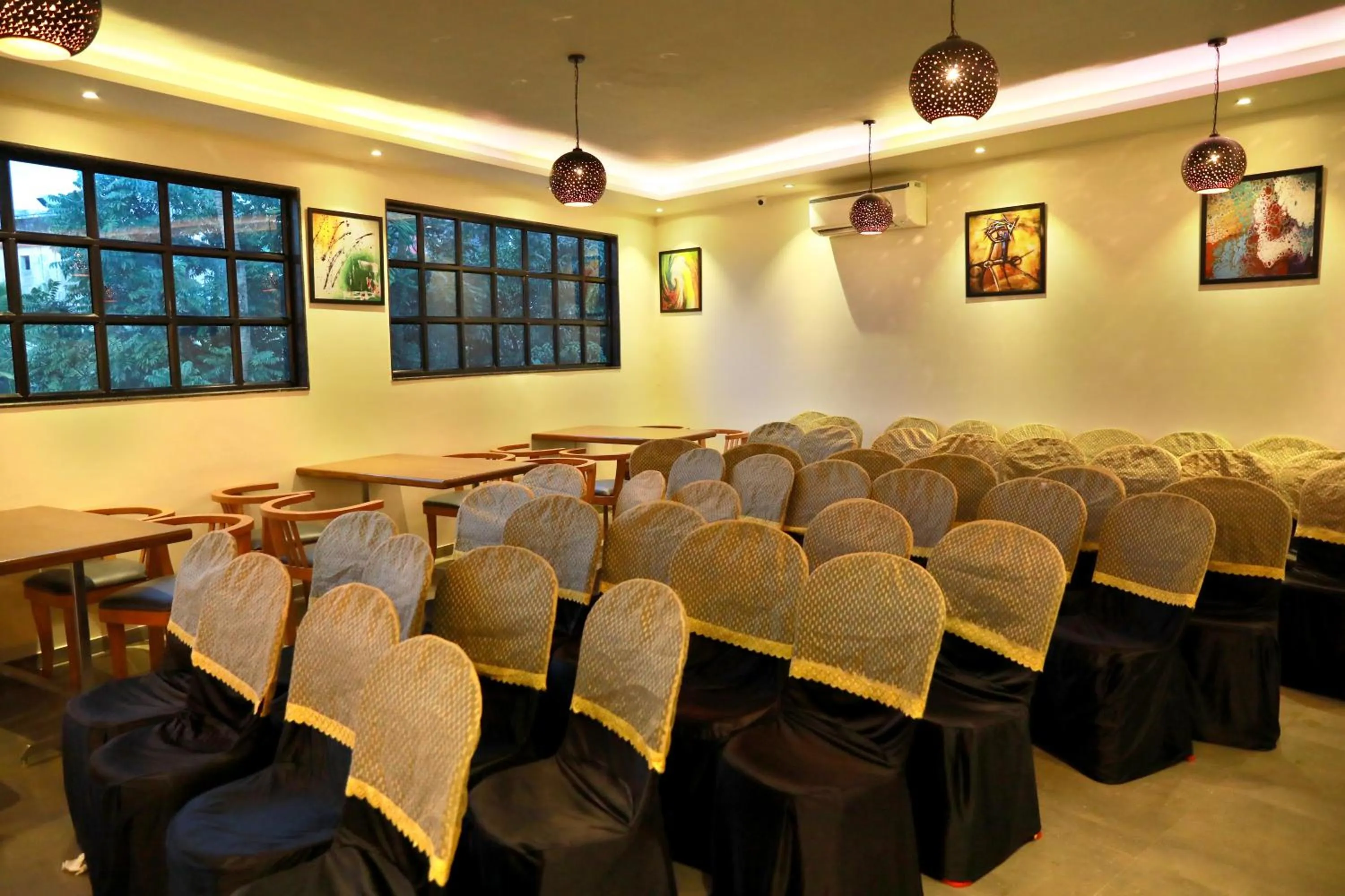 Banquet/Function facilities in Aura One Hotel